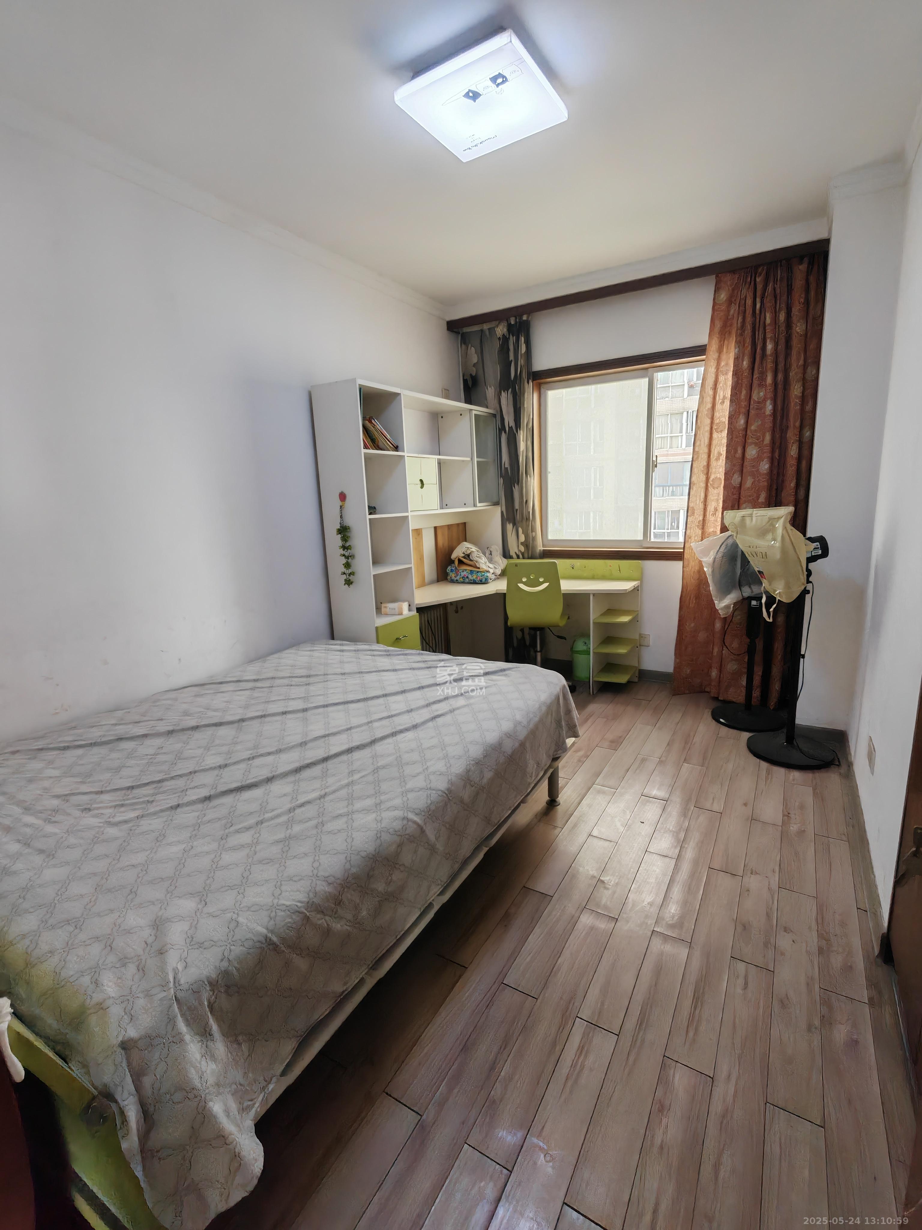 时代先锋 1室0厅0卫 2400.0元/月 时代先锋 1室0厅0卫 2400.0元/月室内图