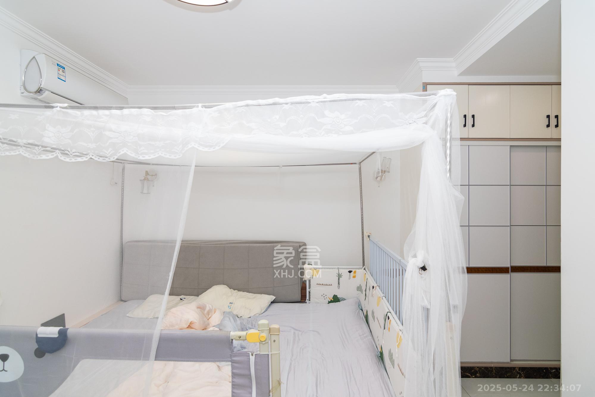 新城国际花都 3室2厅2卫 85.0万 新城国际花都 3室2厅2卫 85.0万卧室