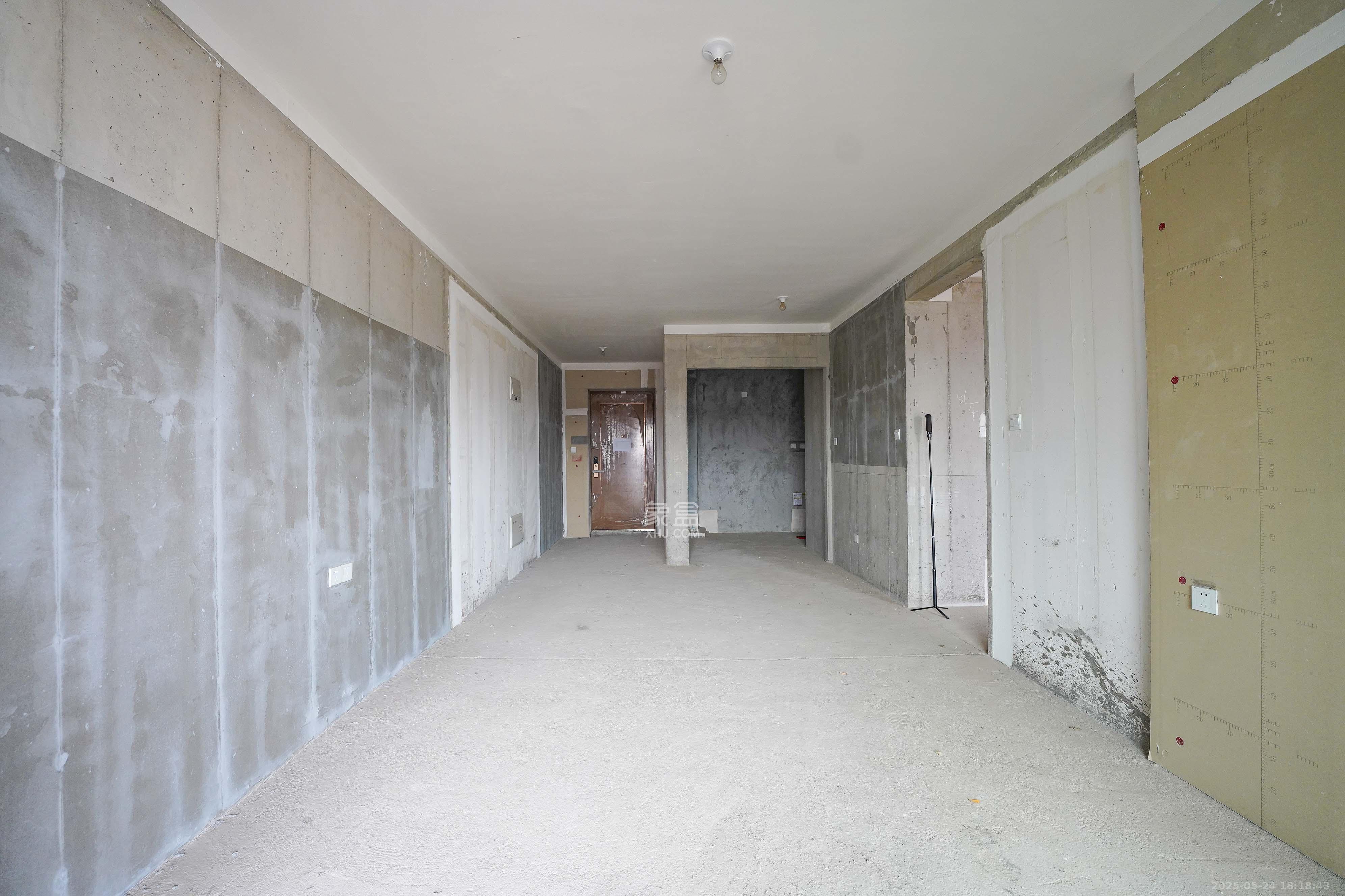 旭辉雨金广场 3室2厅2卫 81.0万 旭辉雨金广场 3室2厅2卫 81.0万客厅