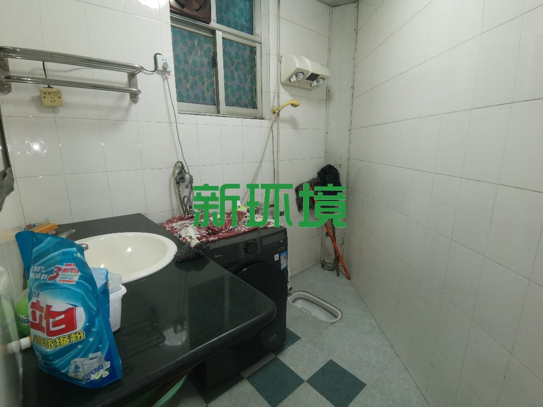 亘立龙凤小区 4室2厅2卫 2000.0元/月 亘立龙凤小区 4室2厅2卫 2000.0元/月室内图