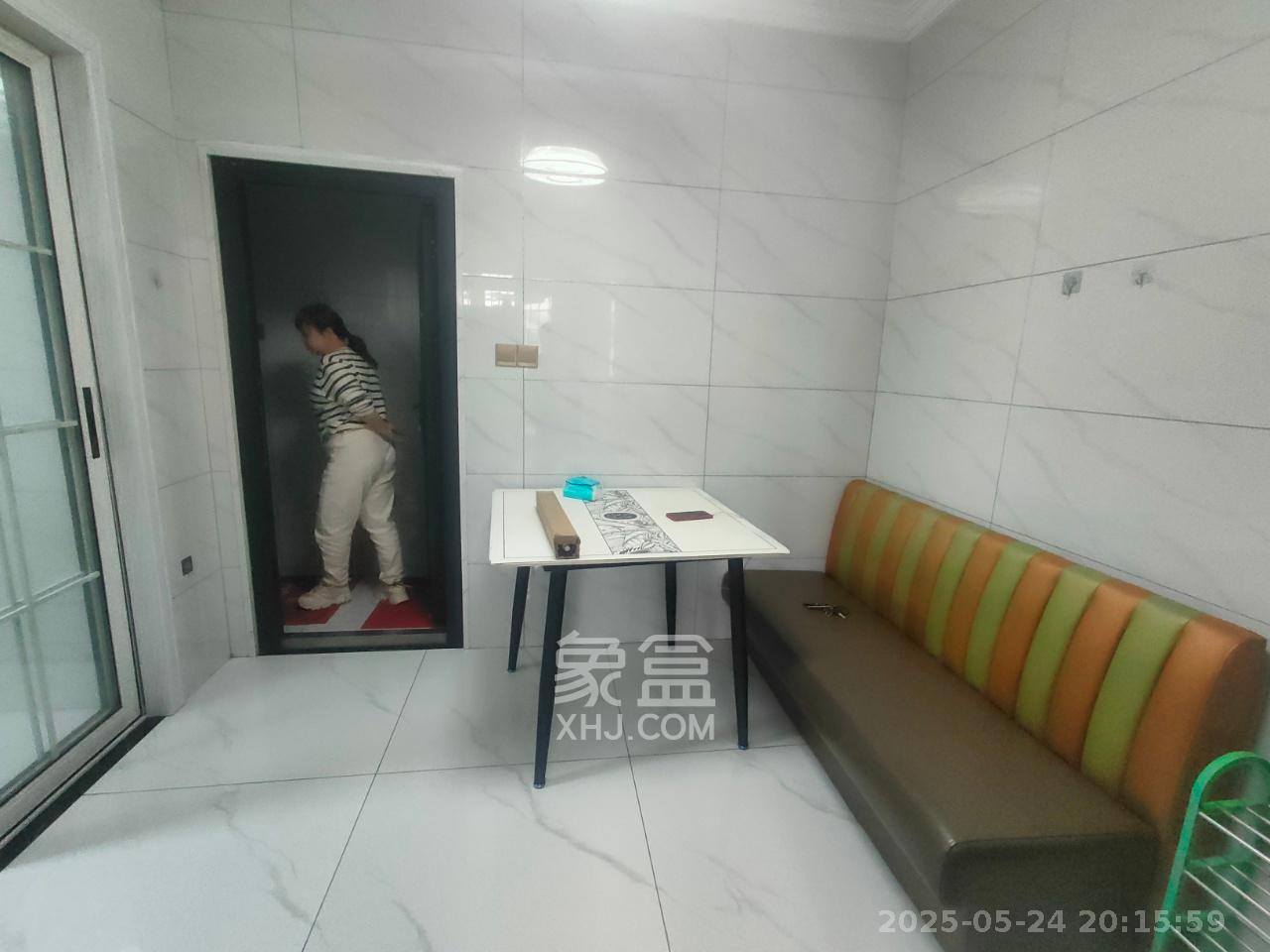 和润园三期  1室1厅1卫    1500.0元/月室内图