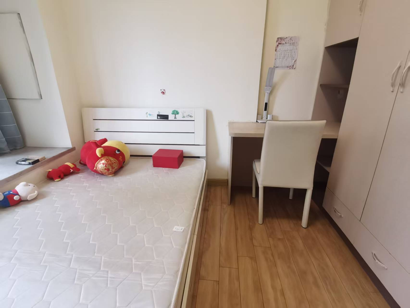 碧桂园 4室2厅2卫 2000.0元/月 碧桂园 4室2厅2卫 2000.0元/月室内图