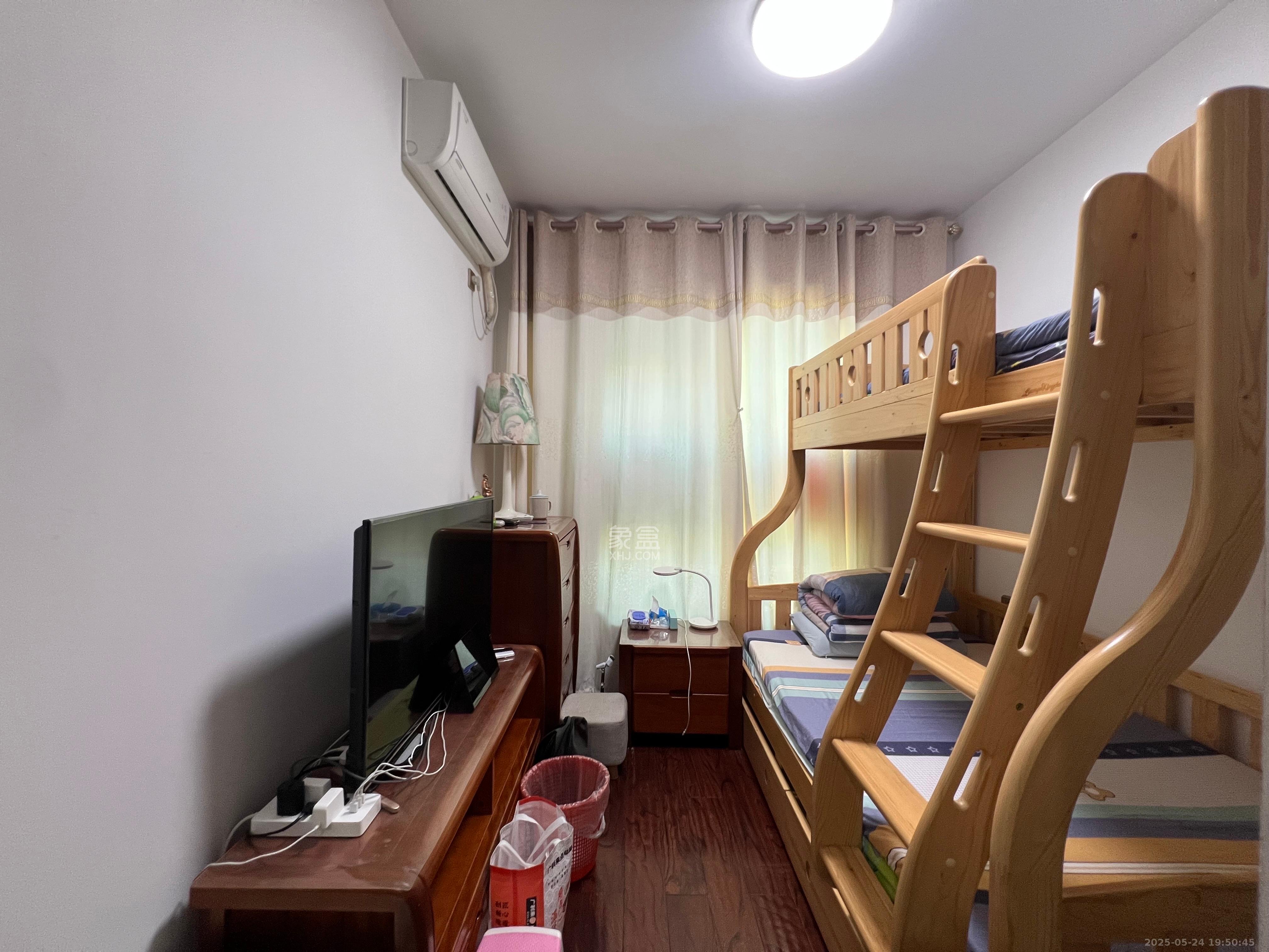 保利麓谷林语B区  3室2厅2卫   3200.00元/月室内图