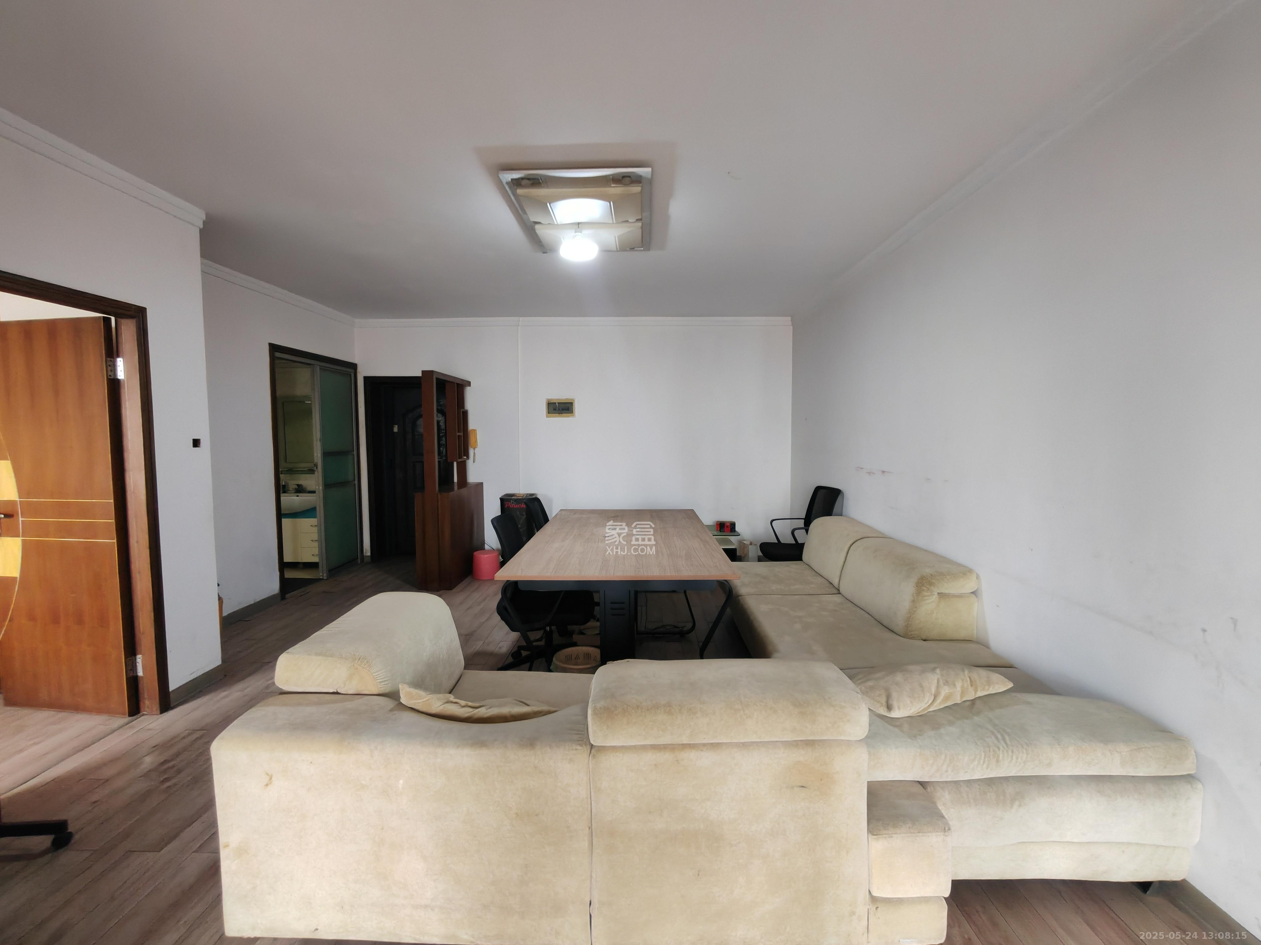 时代先锋 1室0厅0卫 2400.0元/月 时代先锋 1室0厅0卫 2400.0元/月室内图