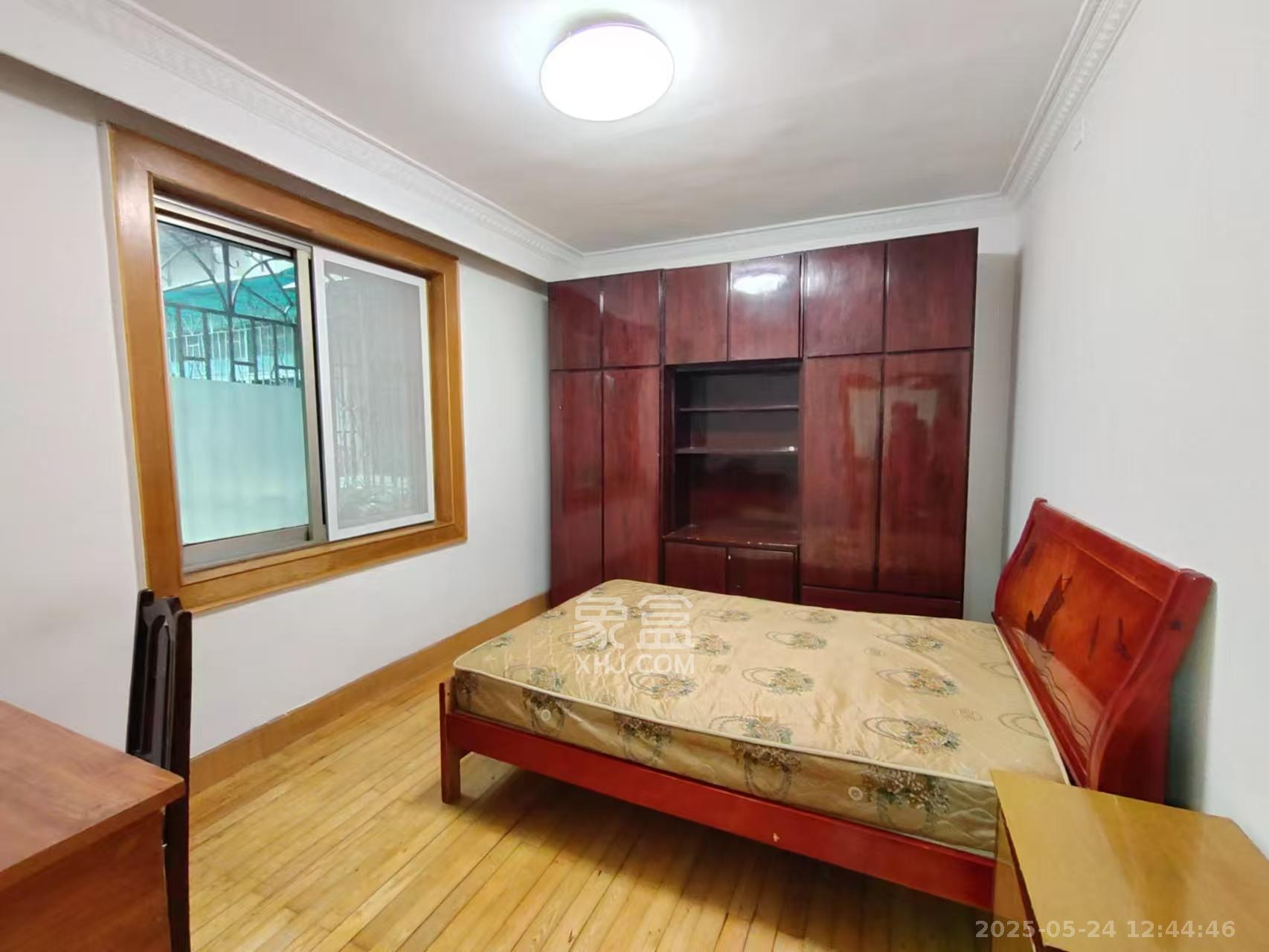 物资厅宿舍(五一大道) 3室2厅1卫 2800.0元/月 物资厅宿舍(五一大道) 3室2厅1卫 2800.0元/月室内图