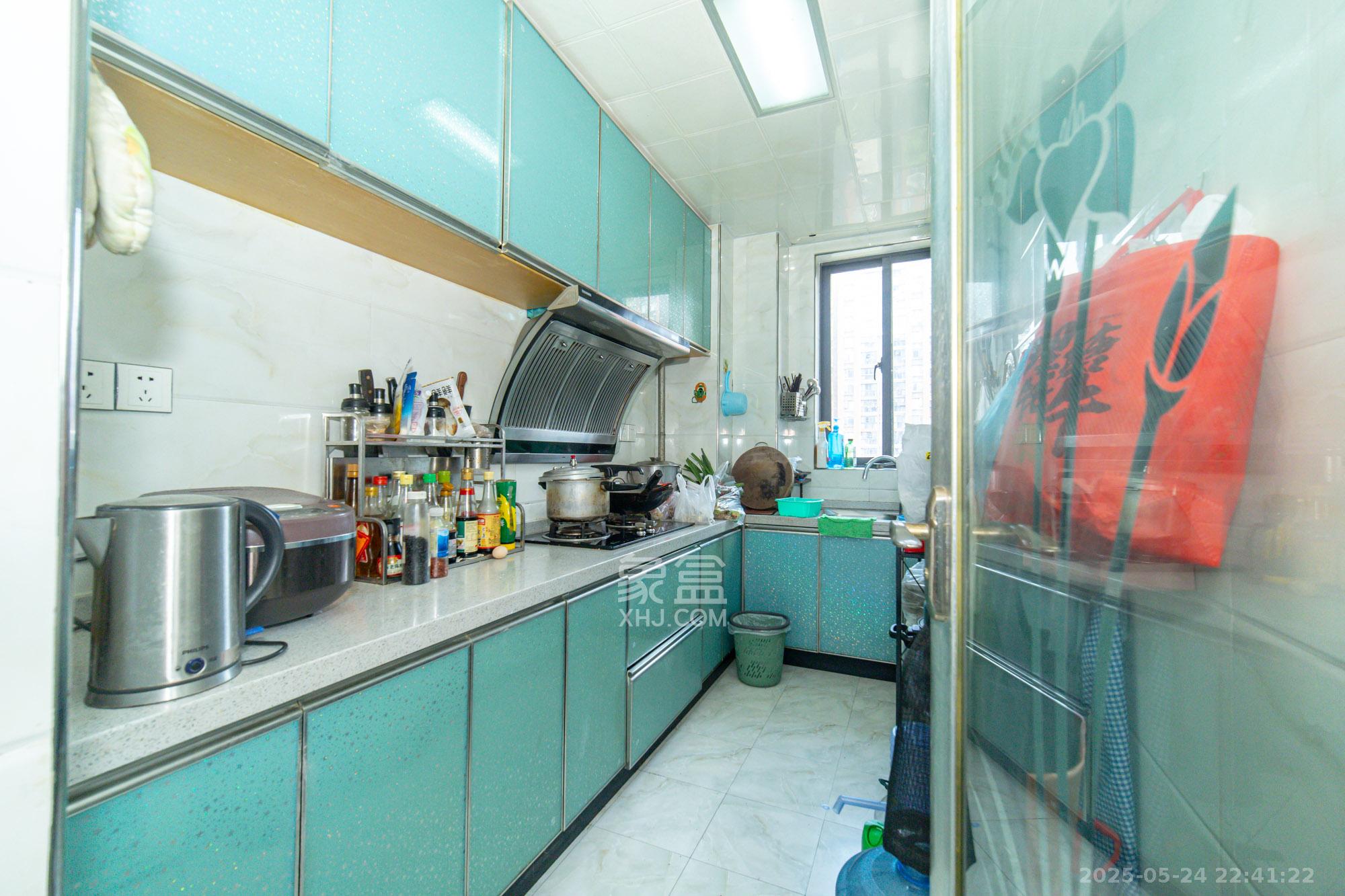 华润凤凰城二期  3室2厅1卫    80.0万 华润凤凰城二期  3室2厅1卫    80.0万厨房