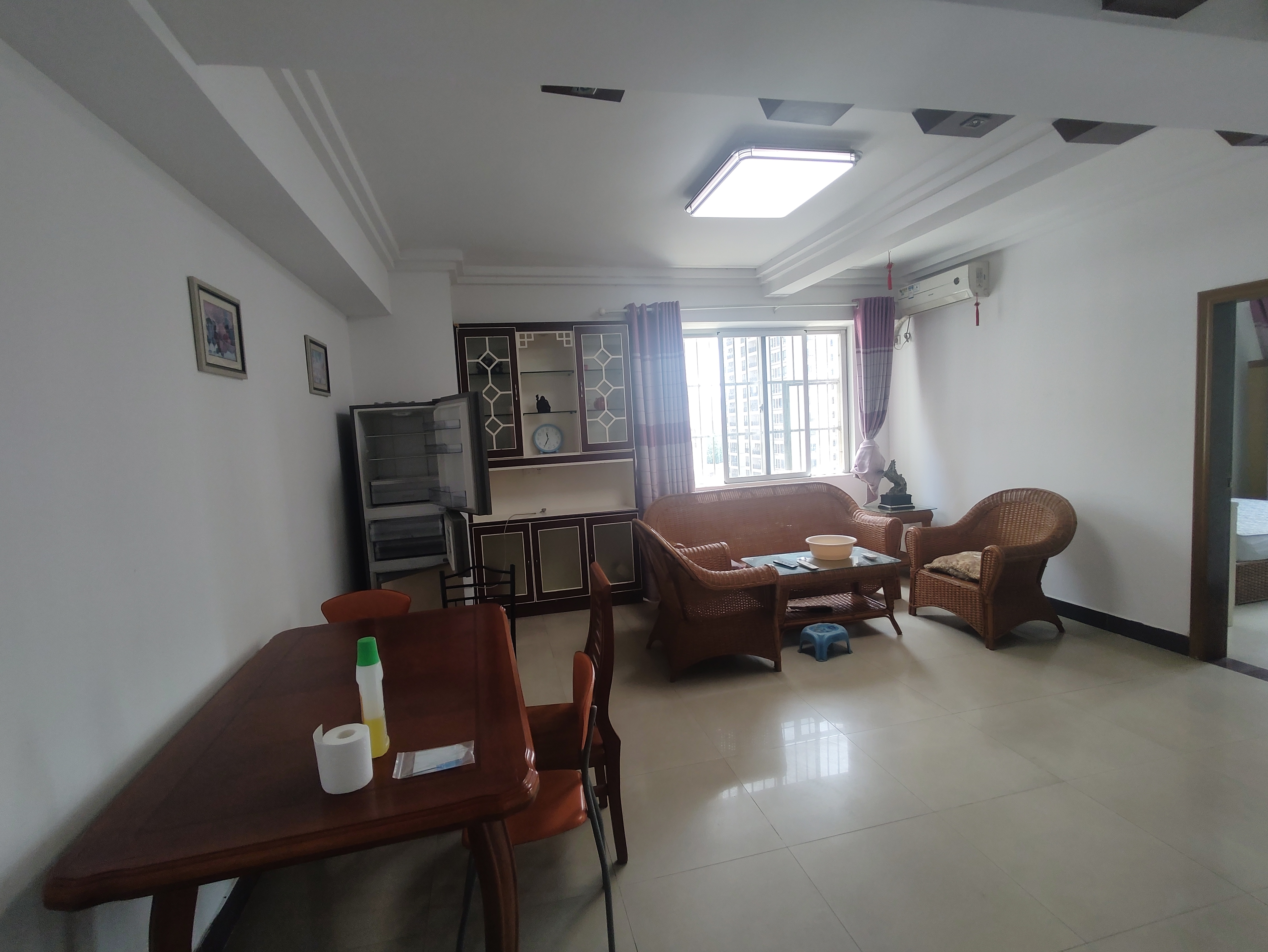 德意雅苑 2室2厅1卫 2100.0元/月 德意雅苑 2室2厅1卫 2100.0元/月室内图