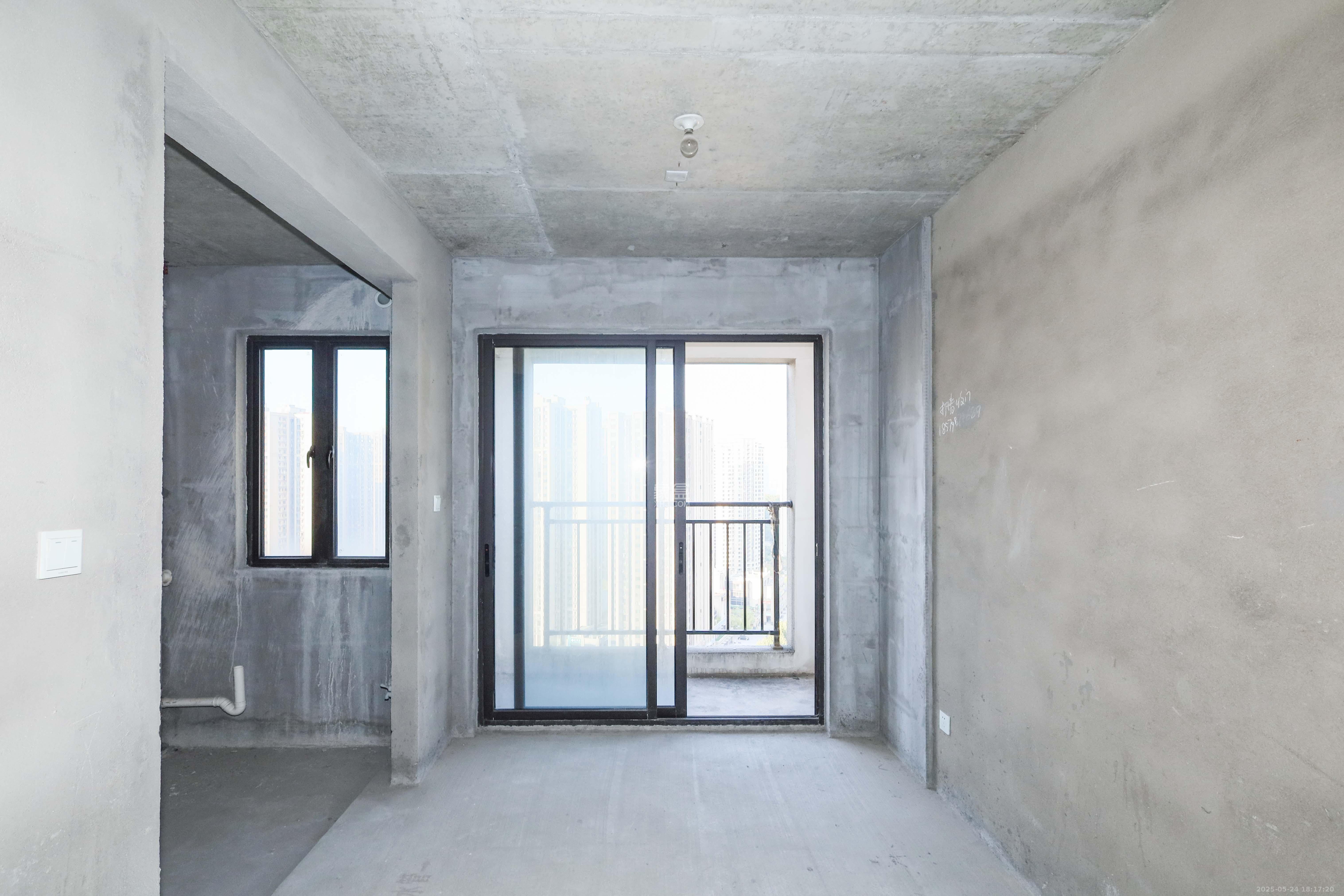 中国铁建梅溪青秀二期  4室2厅2卫   158.00万其他