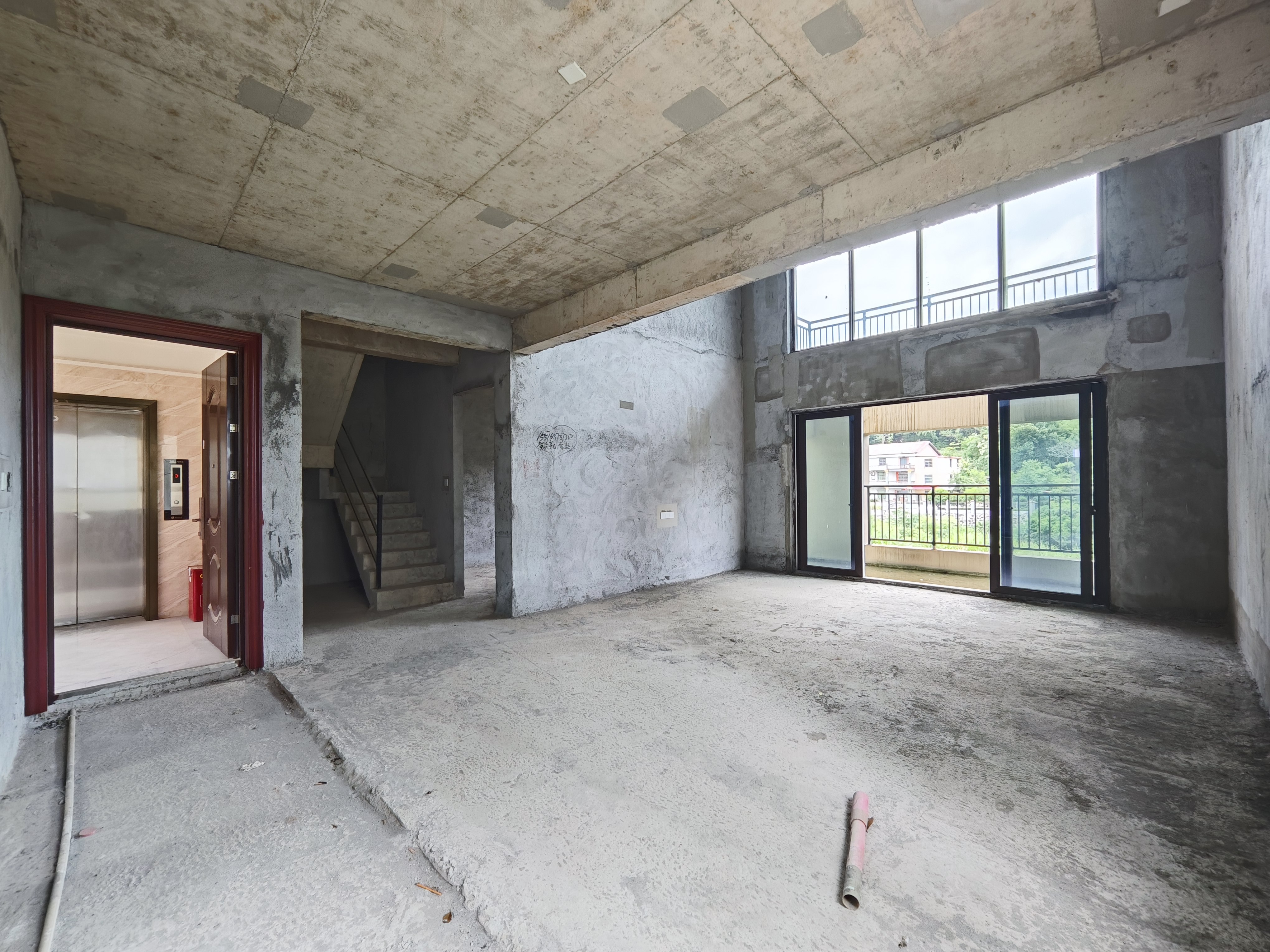 碧桂园翘楚棠 4室2厅2卫 178.0万 碧桂园翘楚棠 4室2厅2卫 178.0万客厅