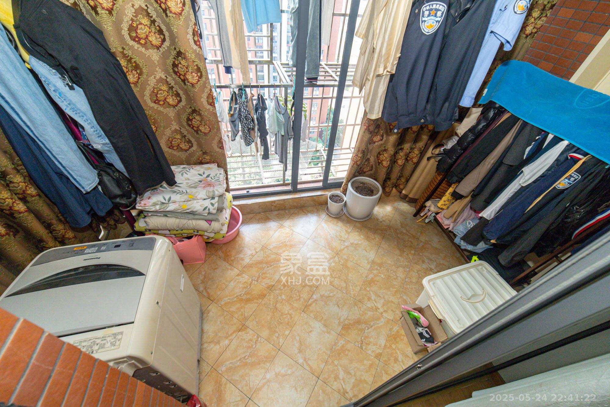 华润凤凰城二期  3室2厅1卫    80.0万阳台