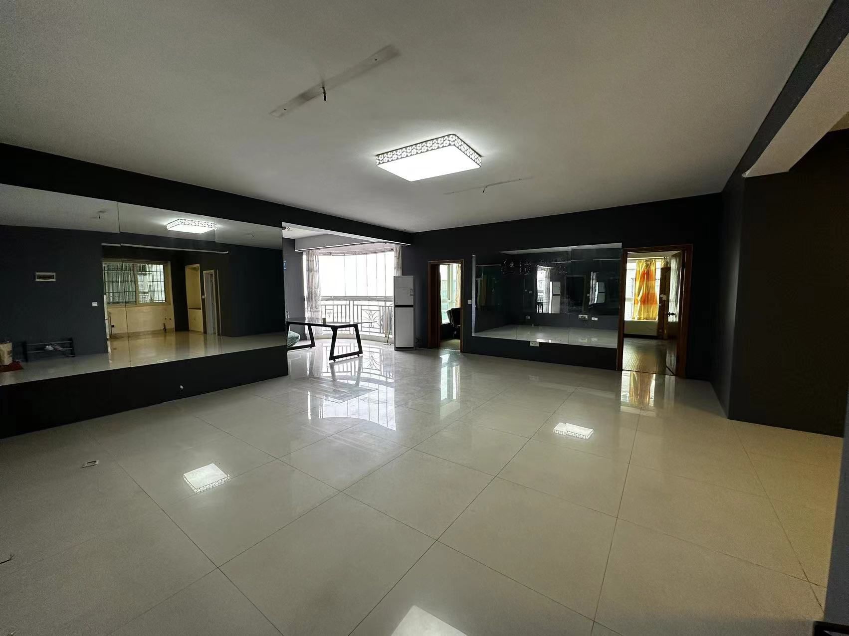 龙泉国际 3室2厅2卫 2000.0元/月 龙泉国际 3室2厅2卫 2000.0元/月室内图