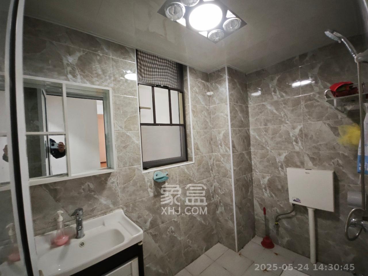 梅溪湖金茂湾  4室2厅2卫   2200.00元/月室内图