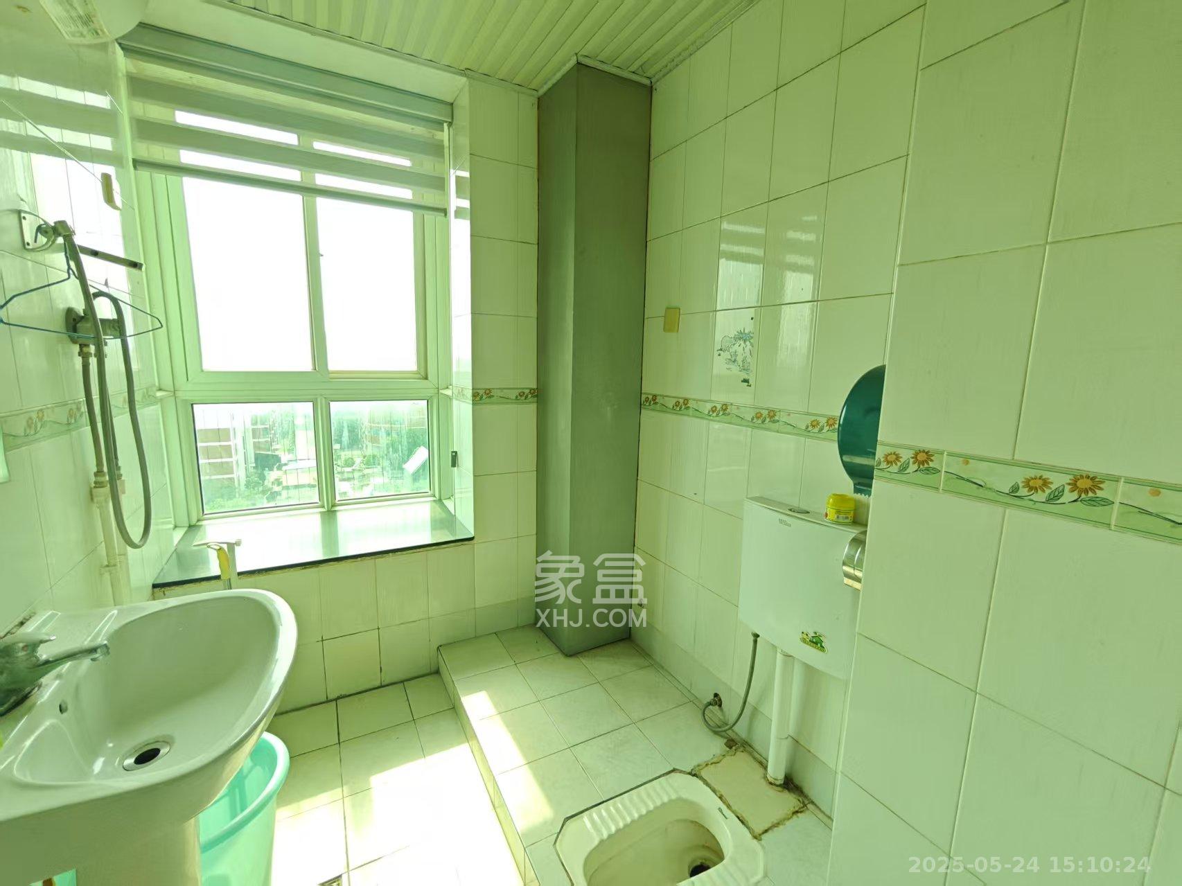 兴威名城 8室2厅1卫 4800.0元/月 兴威名城 8室2厅1卫 4800.0元/月室内图