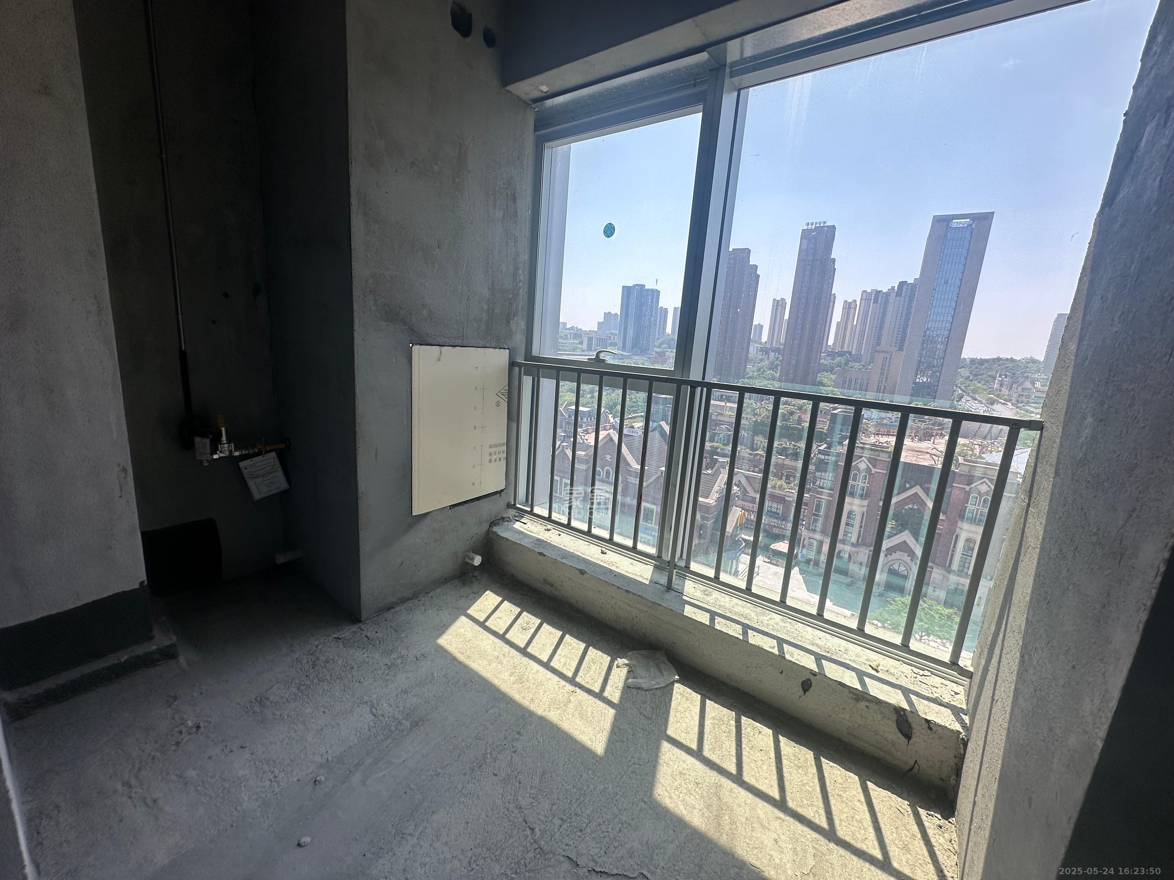 辉煌国际城一期  1室2厅2卫    4300.0元/月室内图