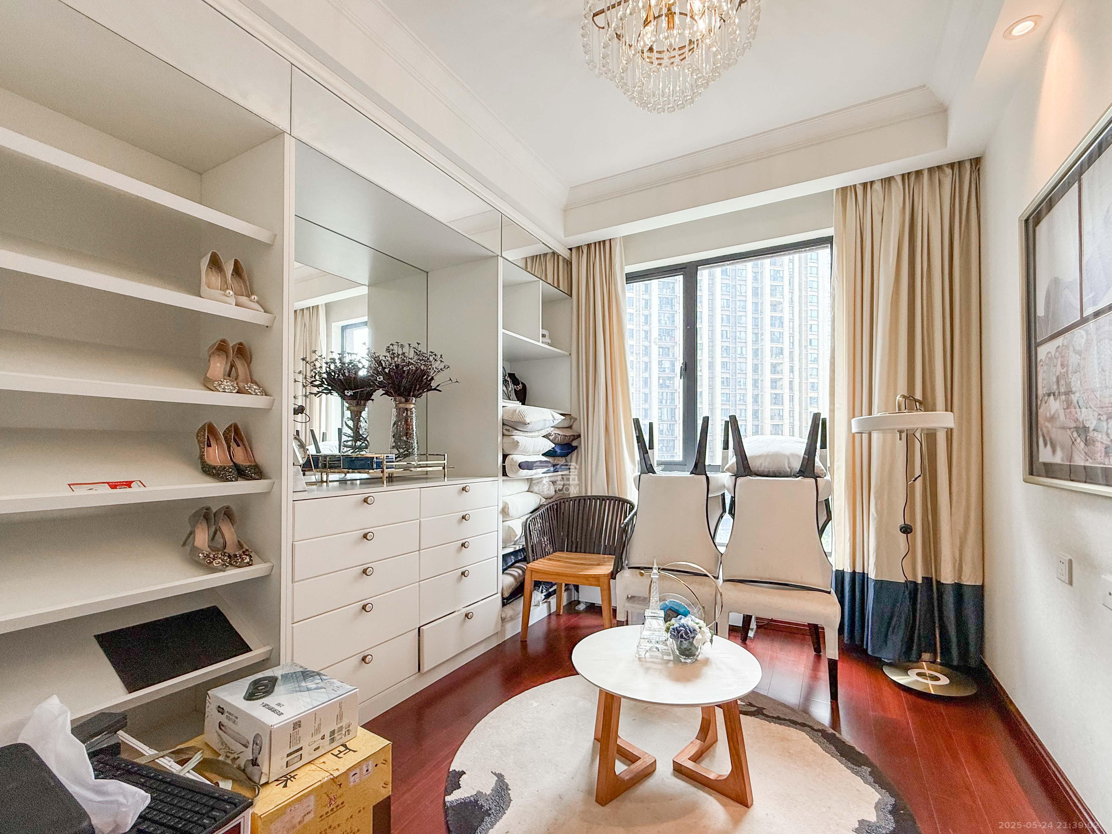 中海梅溪湖壹号 4室2厅3卫 400.0万 中海梅溪湖壹号 4室2厅3卫 400.0万卧室