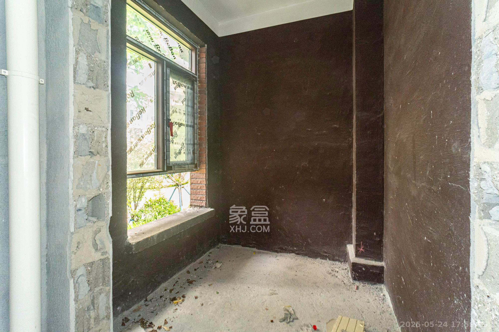 金地艺境  4室2厅2卫    198.8万卫生间