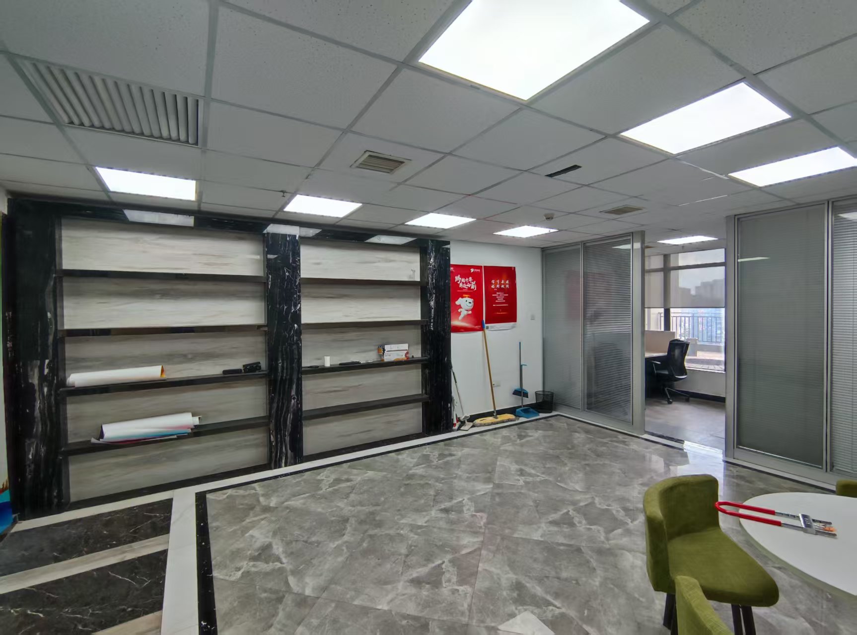 中建国际大厦  3室0厅0卫   1500.00元/月