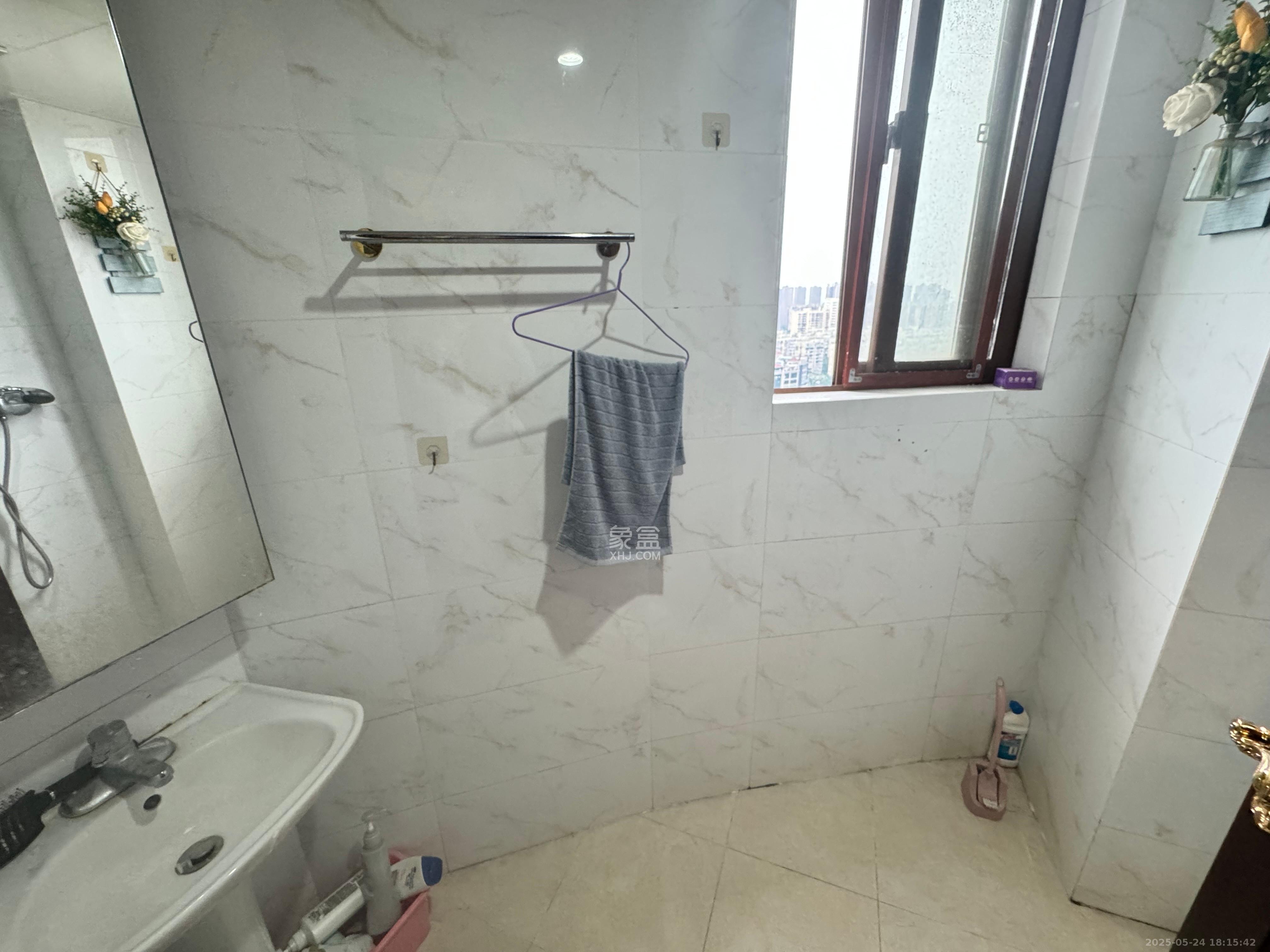 恒大御景半岛湘江苑(恒大御景半岛一期)  1室1厅1卫    1600.0元/月 恒大御景半岛湘江苑(恒大御景半岛一期)  1室1厅1卫    1600.0元/月室内图