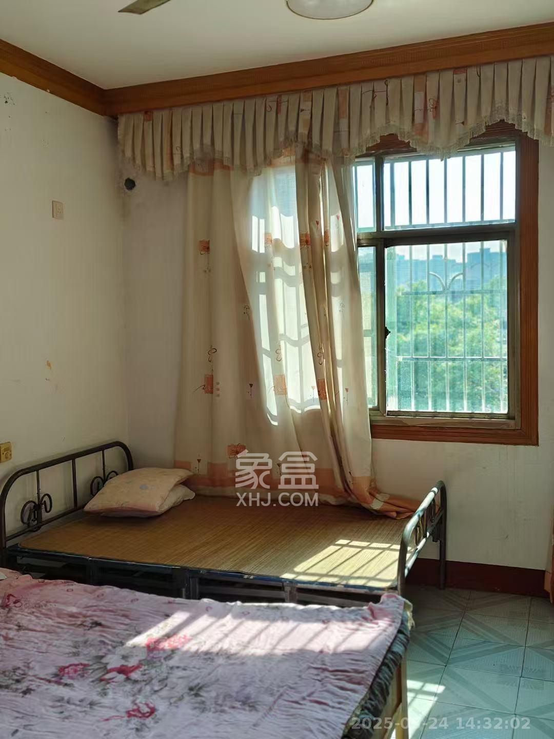 百花安置楼 2室1厅1卫 700.0元/月 百花安置楼 2室1厅1卫 700.0元/月室内图