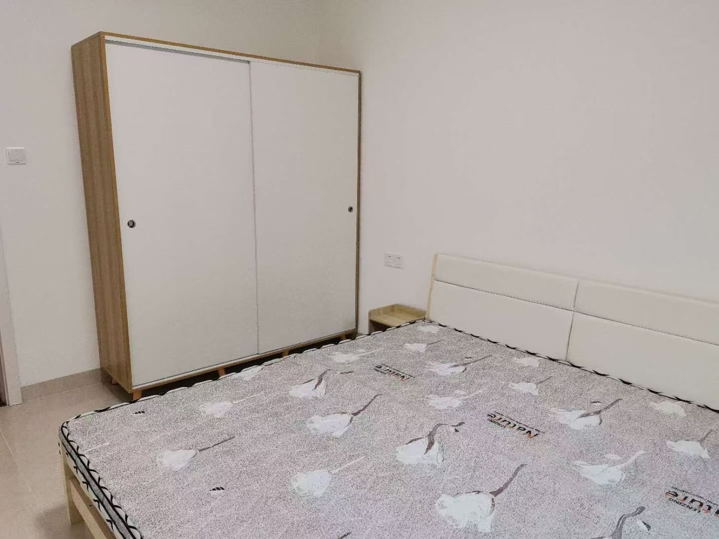 恩祥新城  2室1厅1卫   3500.00元/月室内图