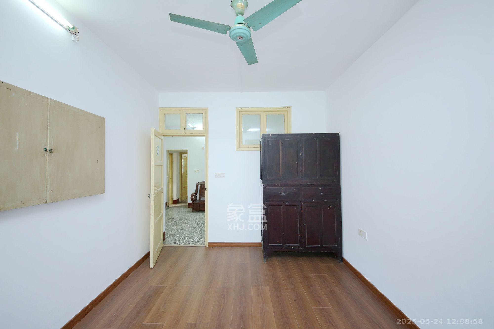 湖南省国防科技工业园(军工苑) 3室1厅1卫 2800.0元/月 湖南省国防科技工业园(军工苑) 3室1厅1卫 2800.0元/月室内图