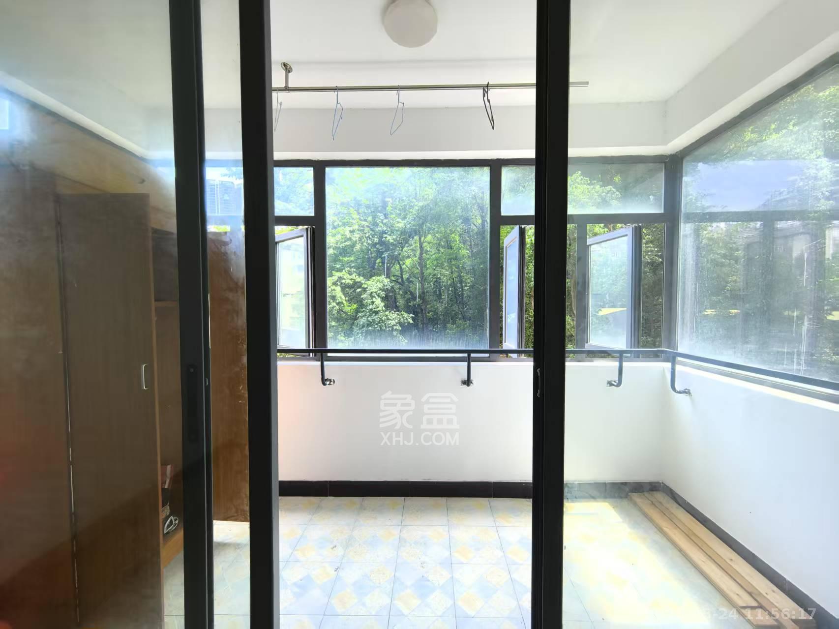 蓝光雍锦阁  5室2厅2卫   2600.00元/月室内图