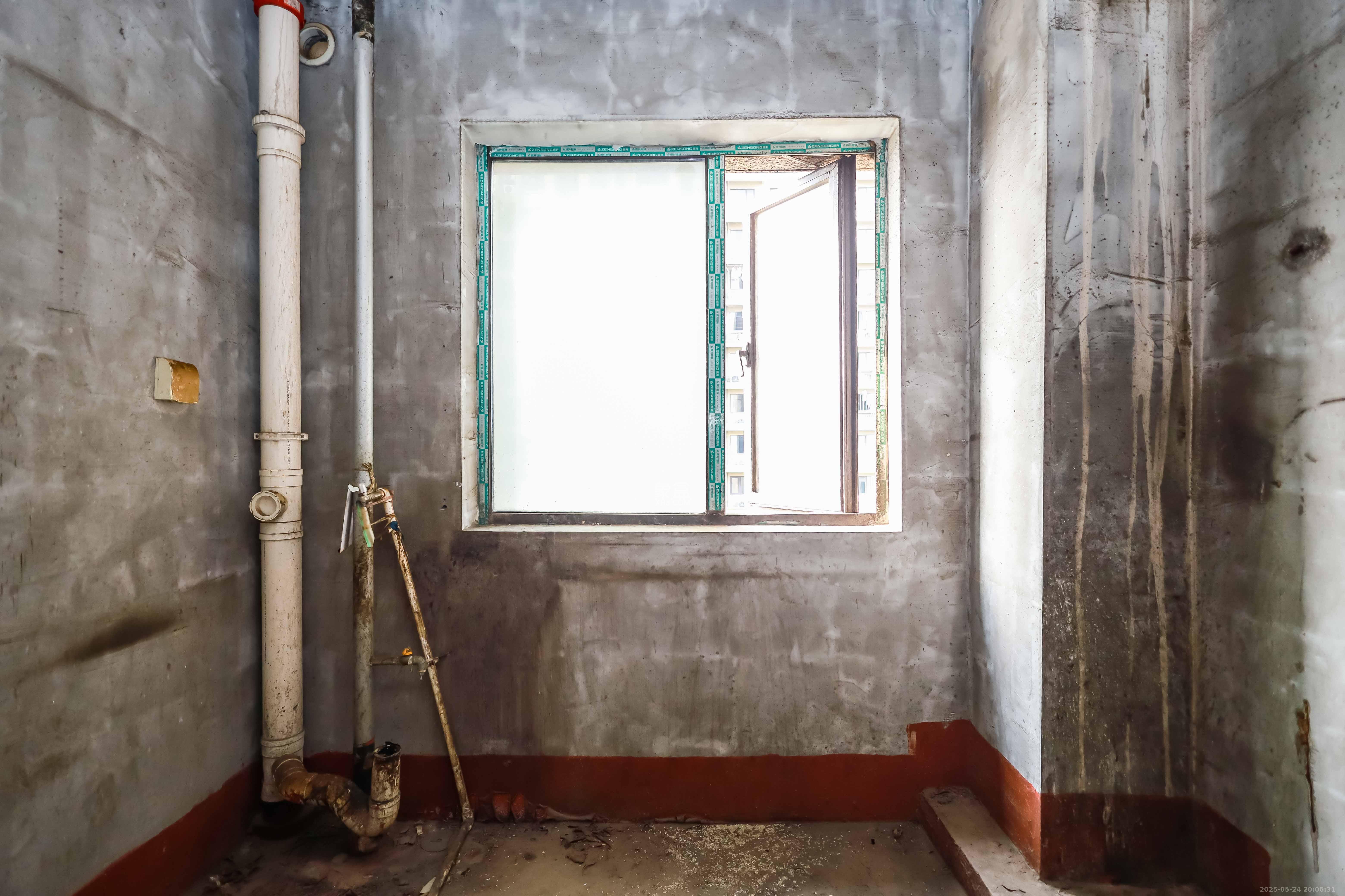 通号岭绣苑 4室2厅2卫 79.8万 通号岭绣苑 4室2厅2卫 79.8万厨房