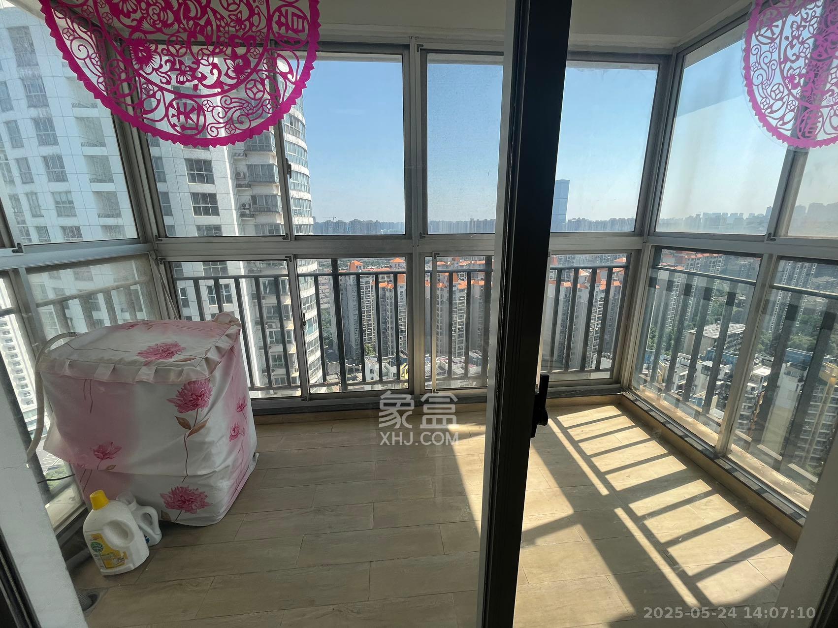 华雅花园  3室2厅2卫    4100.0元/月室内图