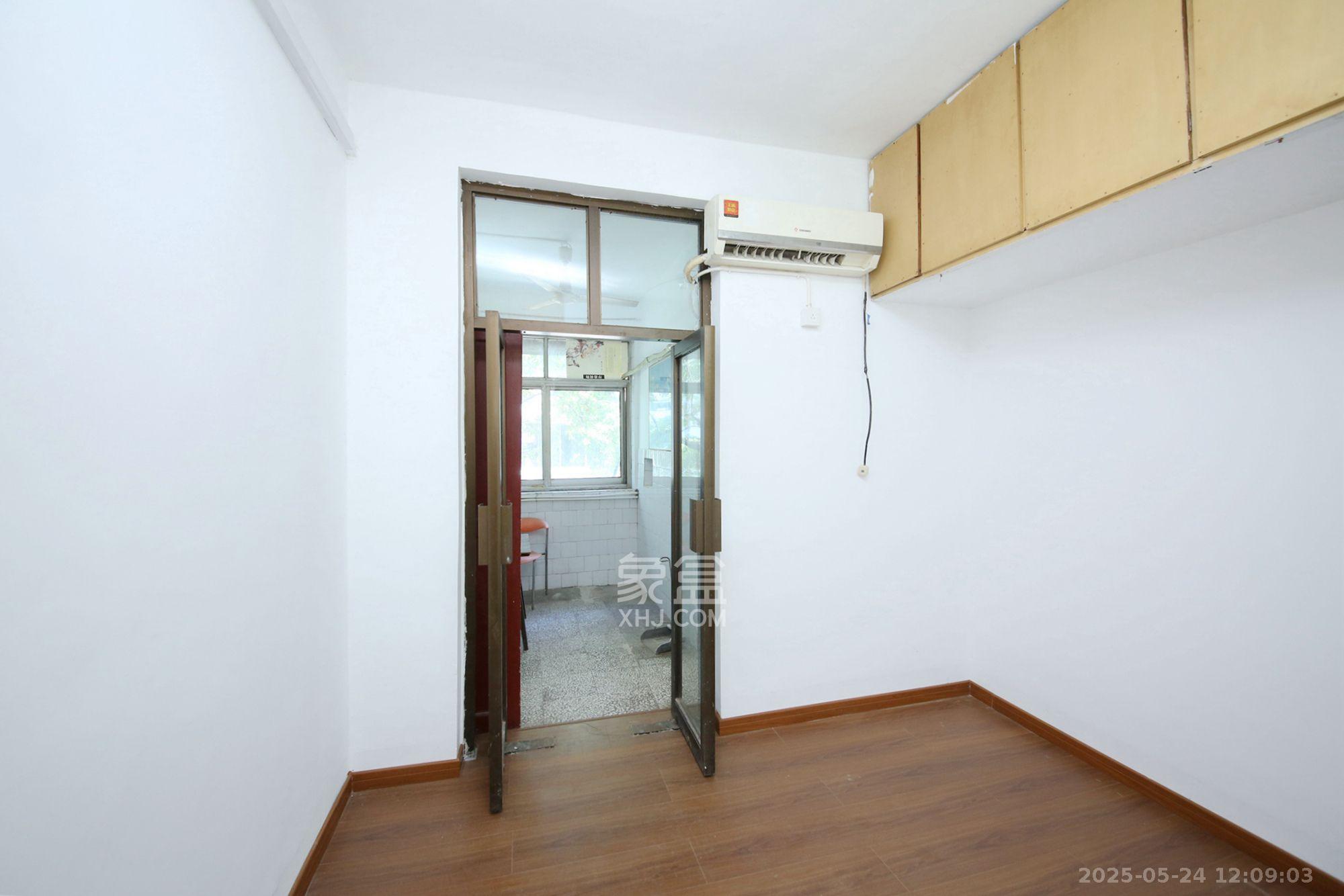 湖南省国防科技工业园(军工苑) 3室1厅1卫 2800.0元/月 湖南省国防科技工业园(军工苑) 3室1厅1卫 2800.0元/月室内图