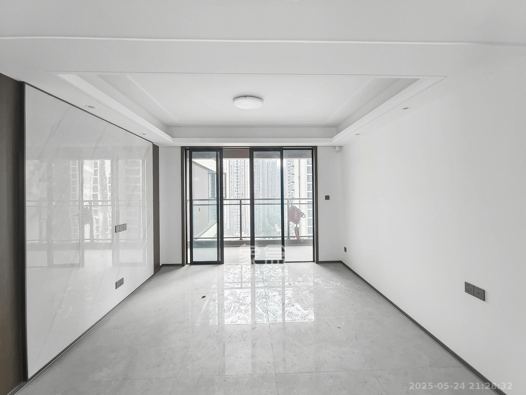 荣盛锦绣学府  4室2厅2卫    110.0万 荣盛锦绣学府  4室2厅2卫    110.0万客厅