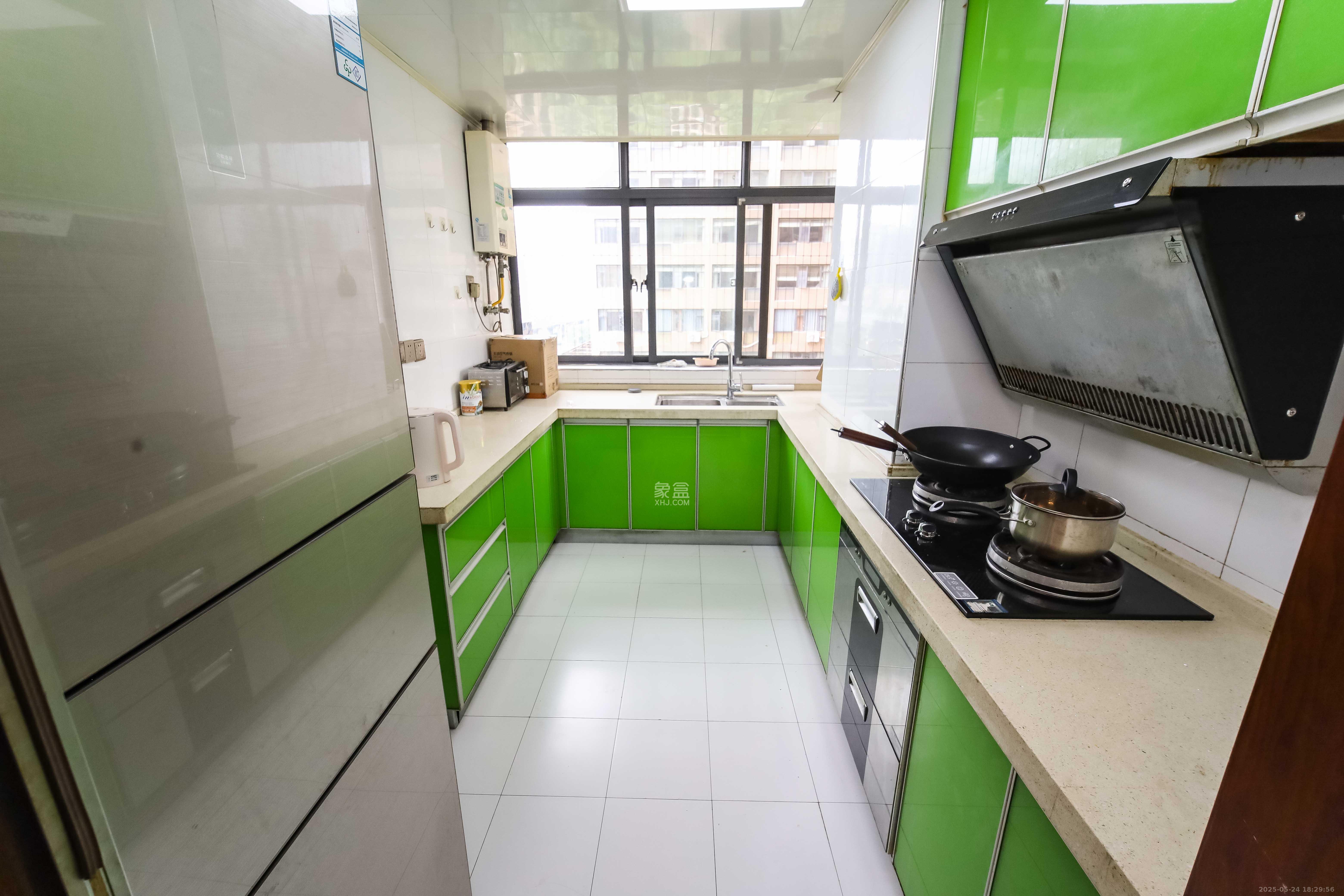 锦湘国际星城三期(锦绣苑) 3室2厅2卫 95.0万 锦湘国际星城三期(锦绣苑) 3室2厅2卫 95.0万厨房