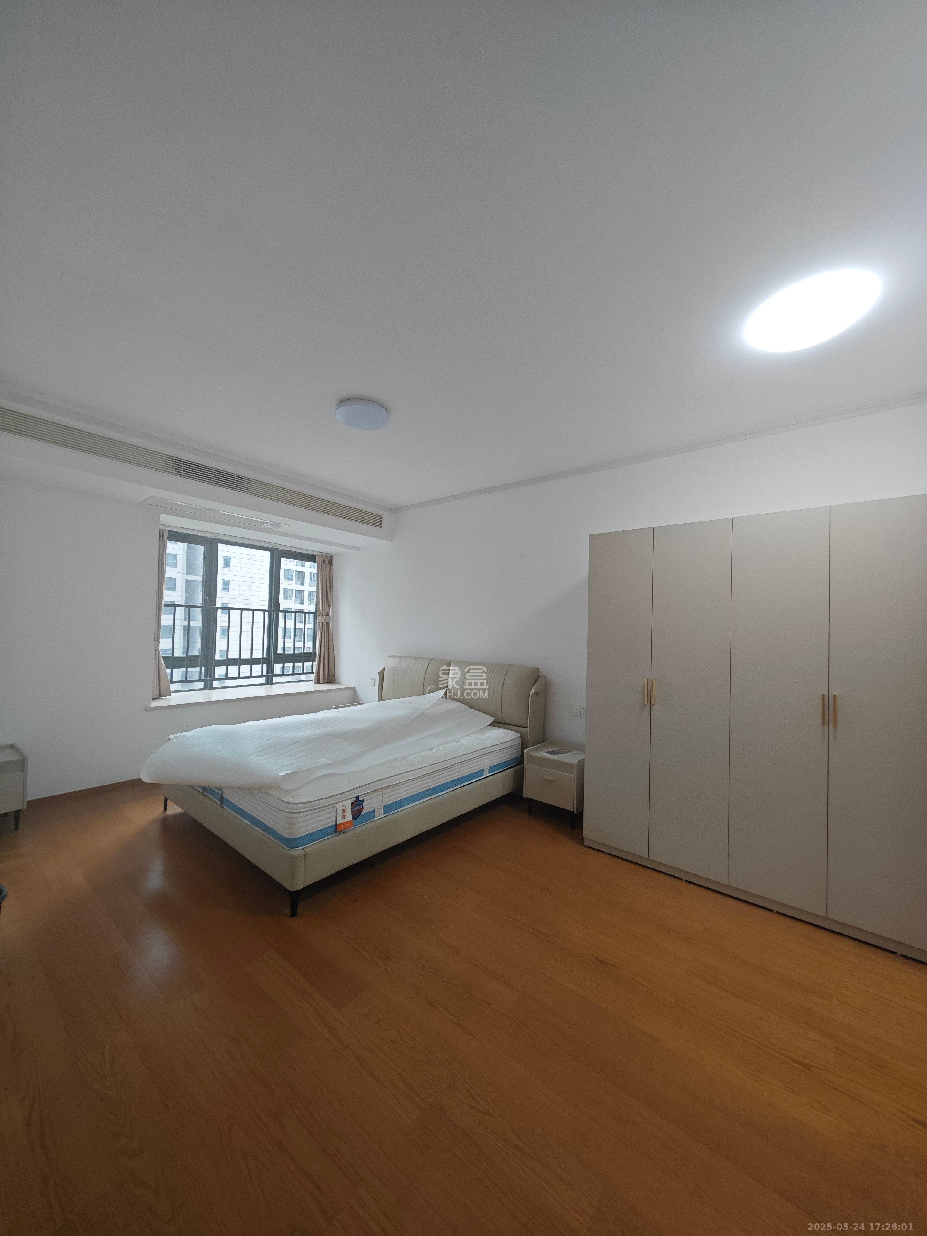 清控湖山雅居南区  4室2厅2卫   3500.00元/月室内图
