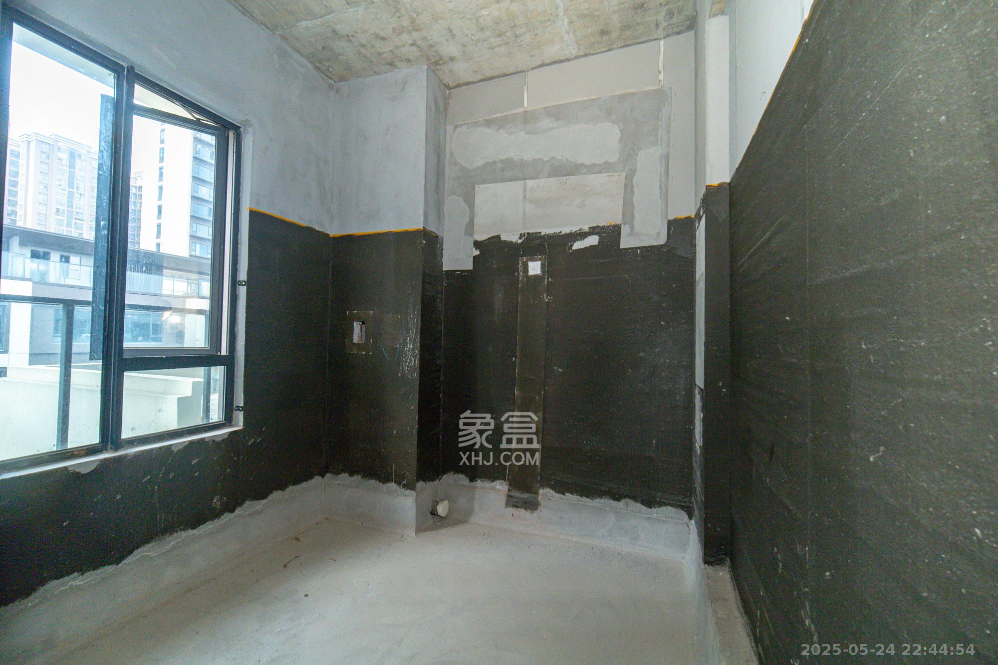 三一云谷  4室2厅3卫    248.0万 三一云谷  4室2厅3卫    248.0万卫生间