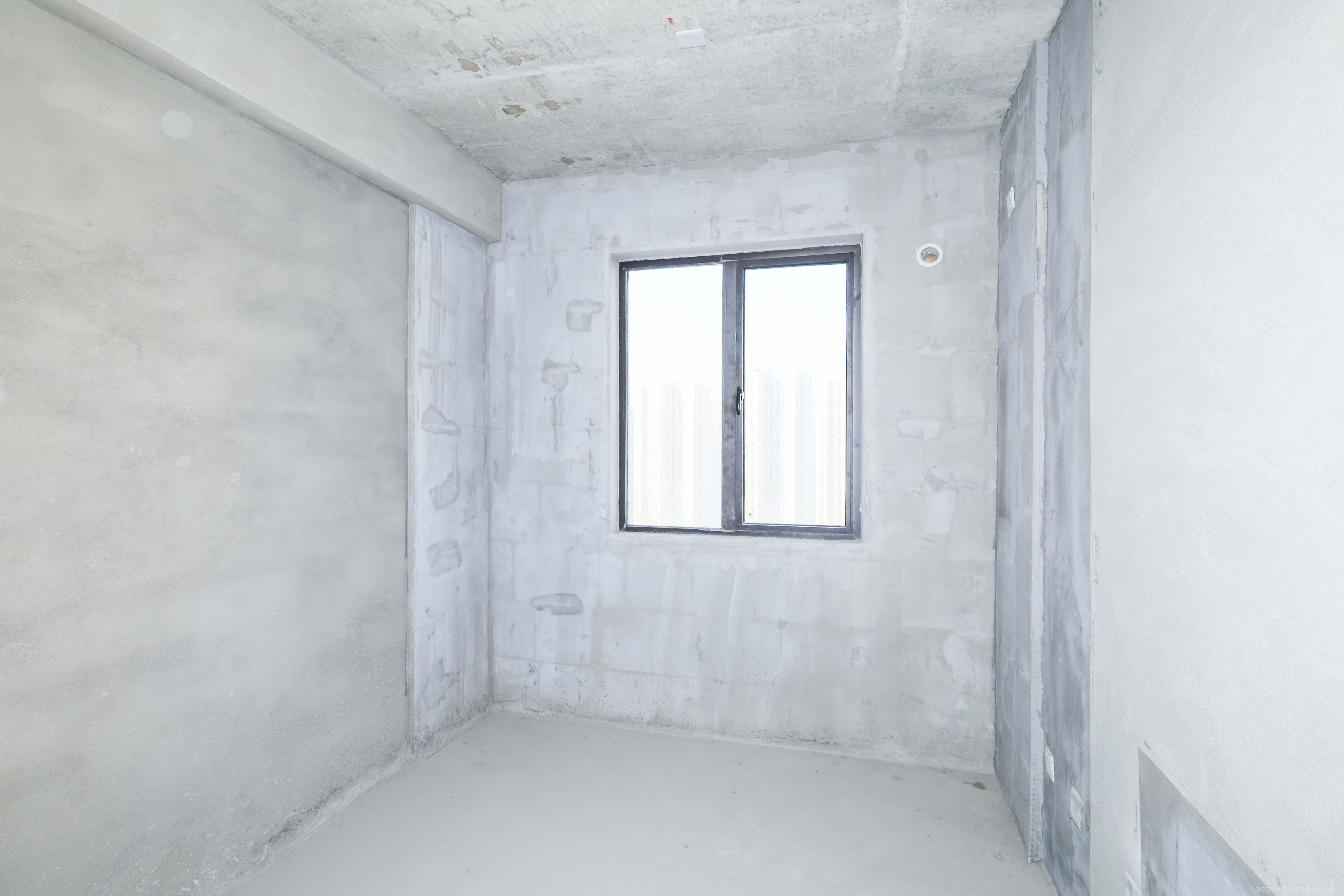中国铁建梅溪青秀二期  4室2厅2卫   158.00万卧室