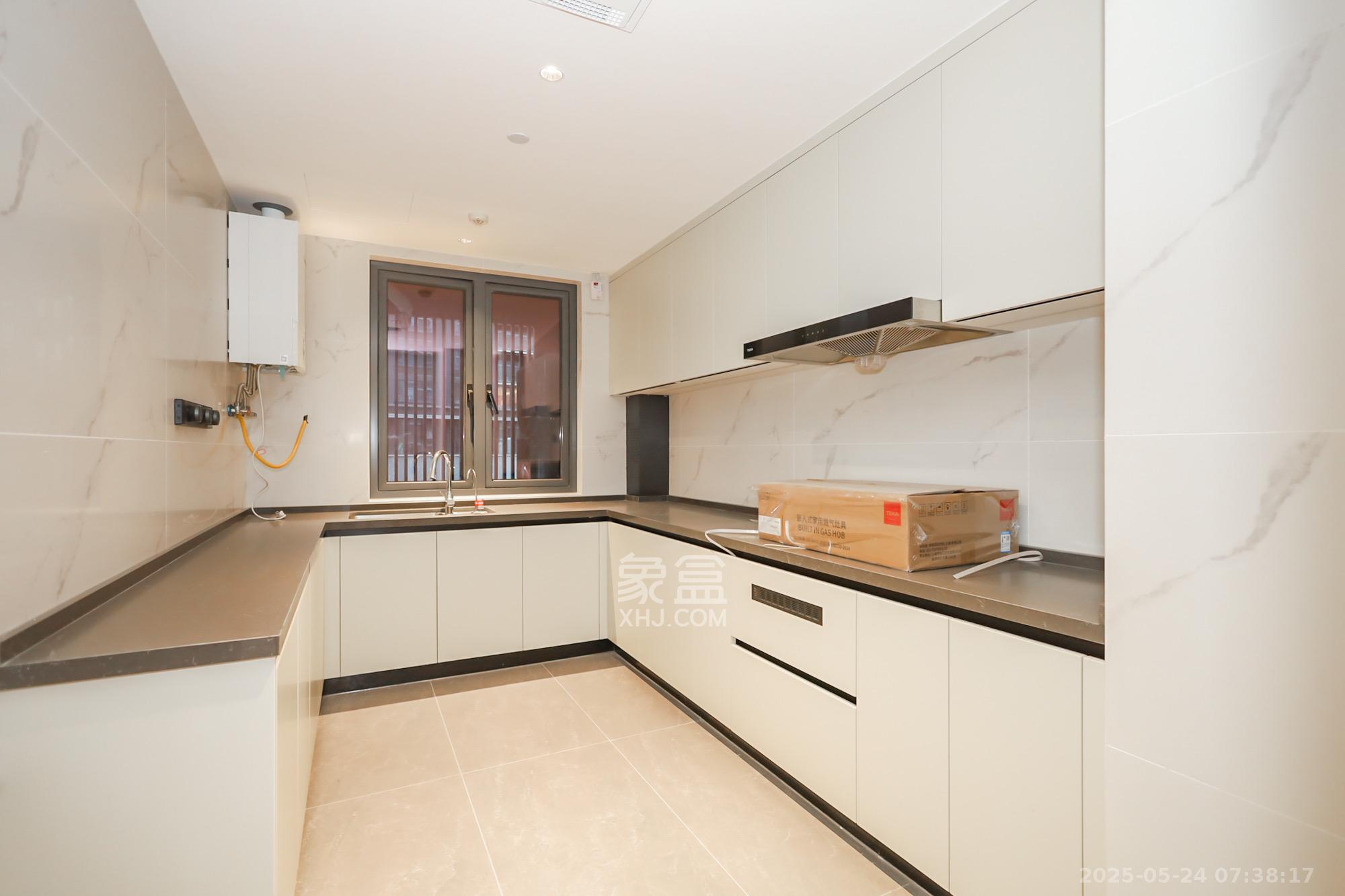 长沙悦府(华润万象城)  4室2厅3卫    13800.0元/月 长沙悦府(华润万象城)  4室2厅3卫    13800.0元/月室内图