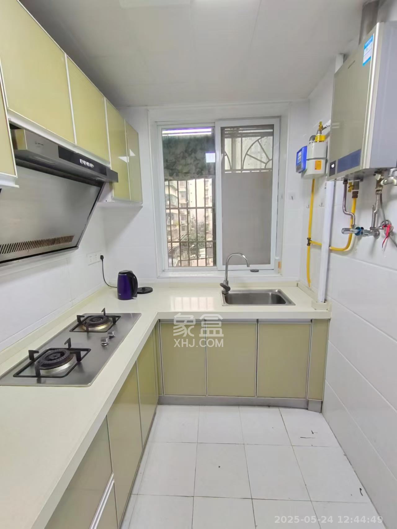 物资厅宿舍(五一大道) 3室2厅1卫 2800.0元/月 物资厅宿舍(五一大道) 3室2厅1卫 2800.0元/月室内图