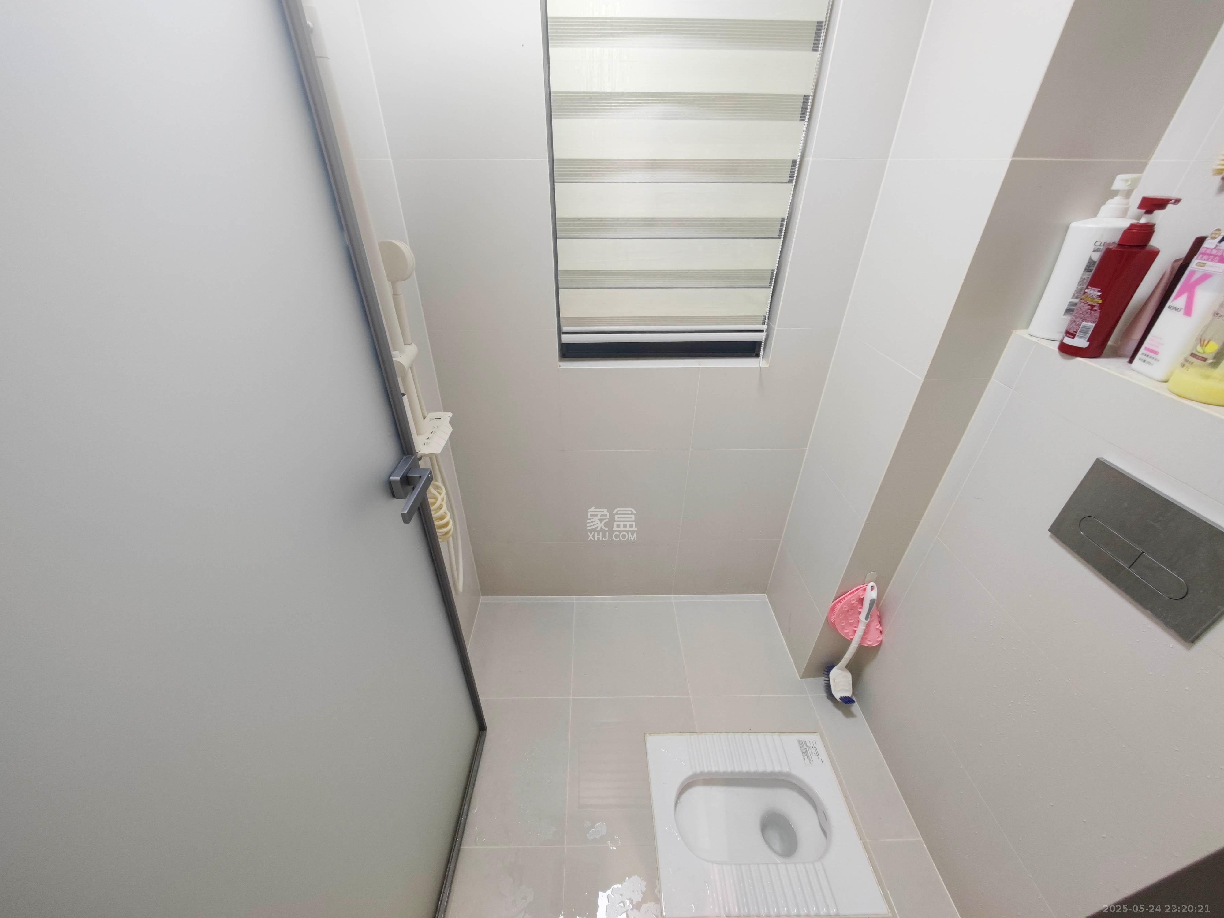 润和翰文府 3室2厅2卫 110.0万 润和翰文府 3室2厅2卫 110.0万卫生间