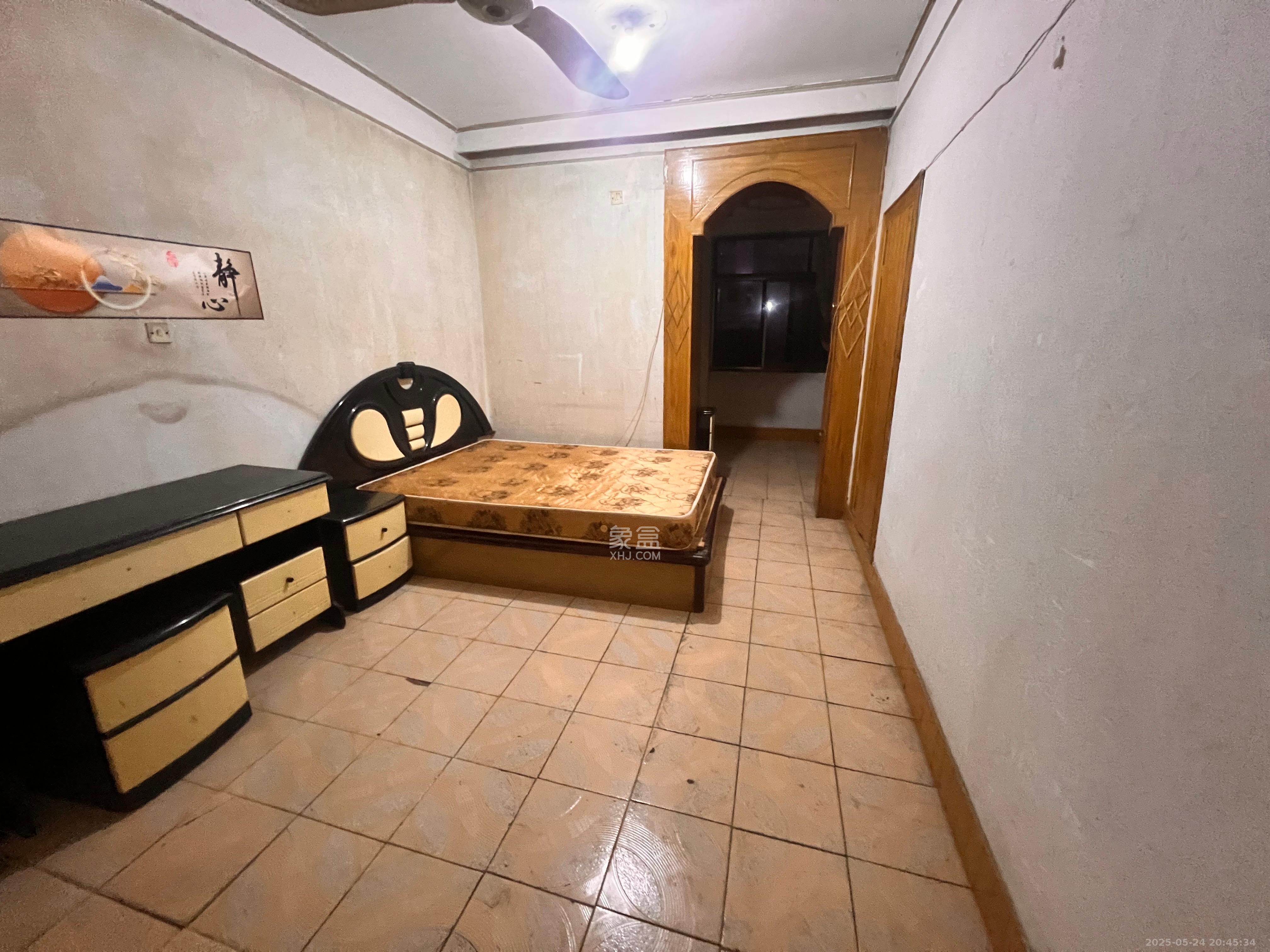 长勘小区 2室1厅1卫 1600.0元/月 长勘小区 2室1厅1卫 1600.0元/月室内图