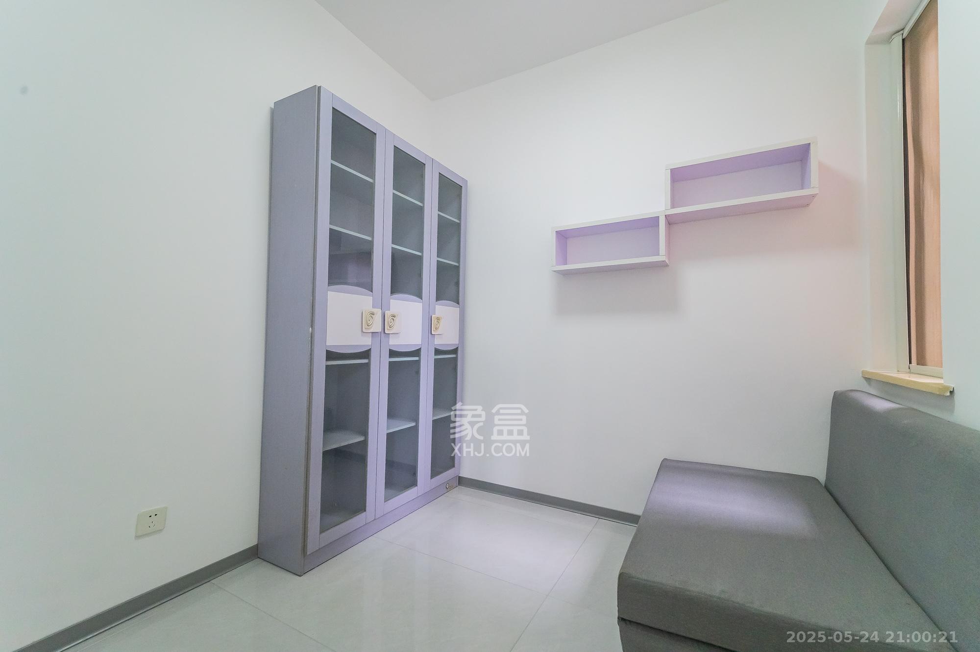泊林晶城  3室2厅1卫   55.80万卧室