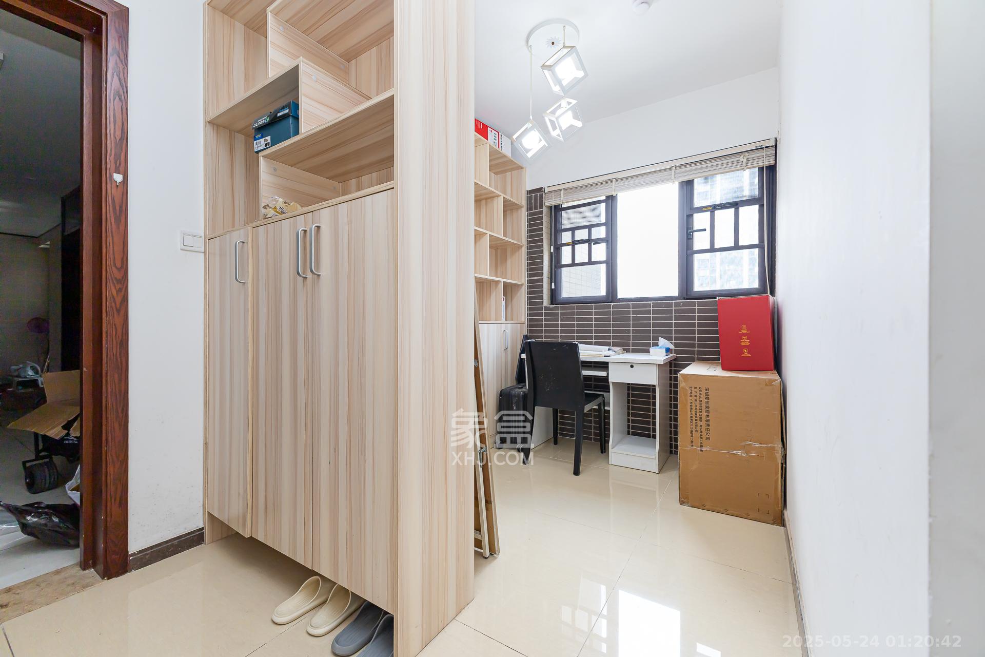 时代倾城二期 3室2厅2卫 80.0万 时代倾城二期 3室2厅2卫 80.0万卧室