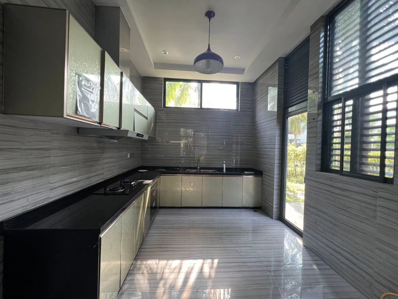 泰达比华利山庄 5室3厅1卫 19000.0元/月 泰达比华利山庄 5室3厅1卫 19000.0元/月室内图