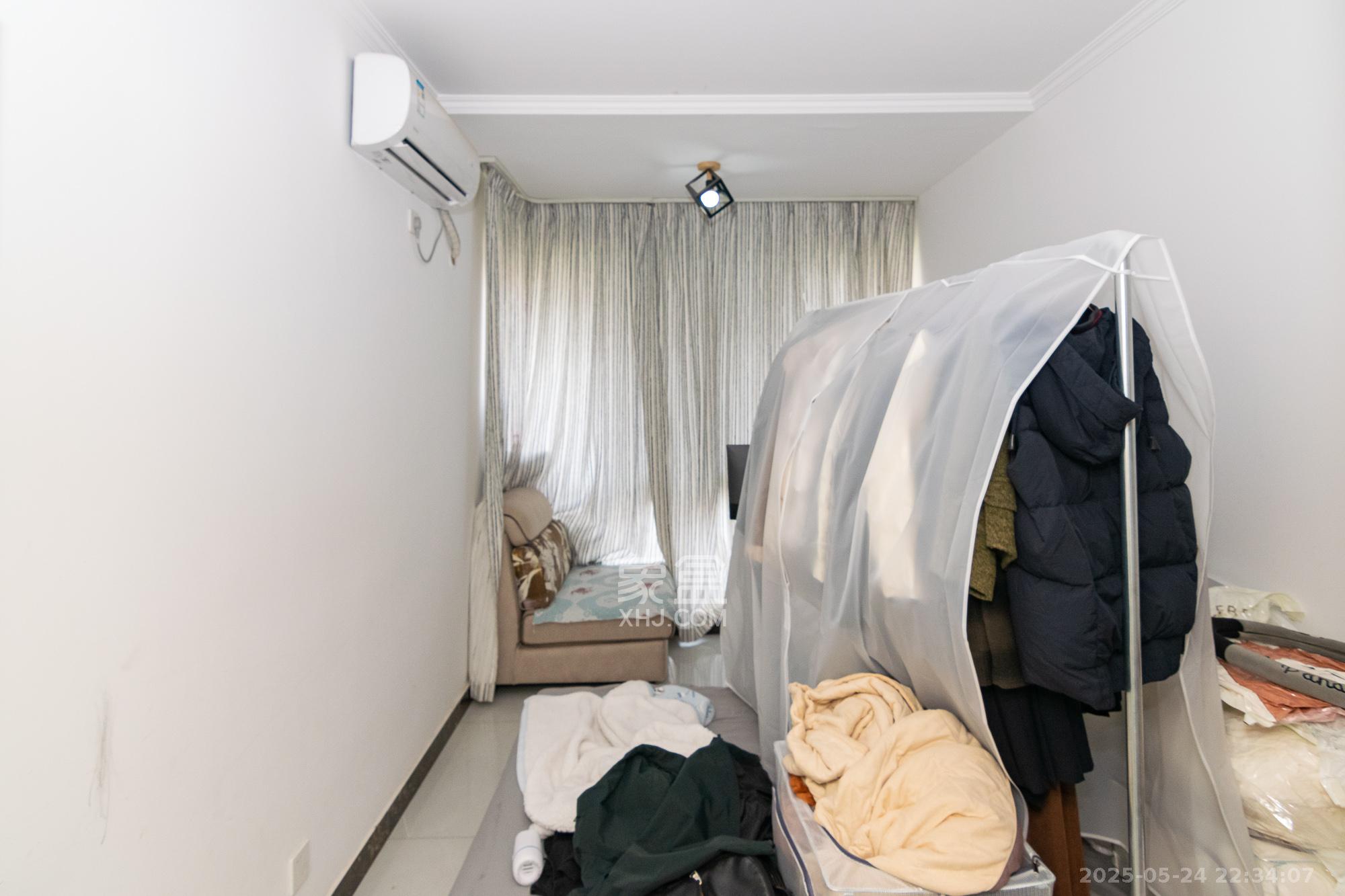 新城国际花都 3室2厅2卫 85.0万 新城国际花都 3室2厅2卫 85.0万卧室