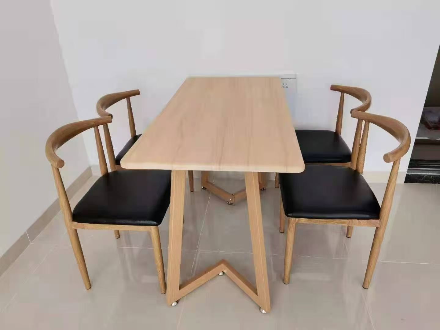 恩祥新城 2室1厅1卫 3500.0元/月 恩祥新城 2室1厅1卫 3500.0元/月室内图