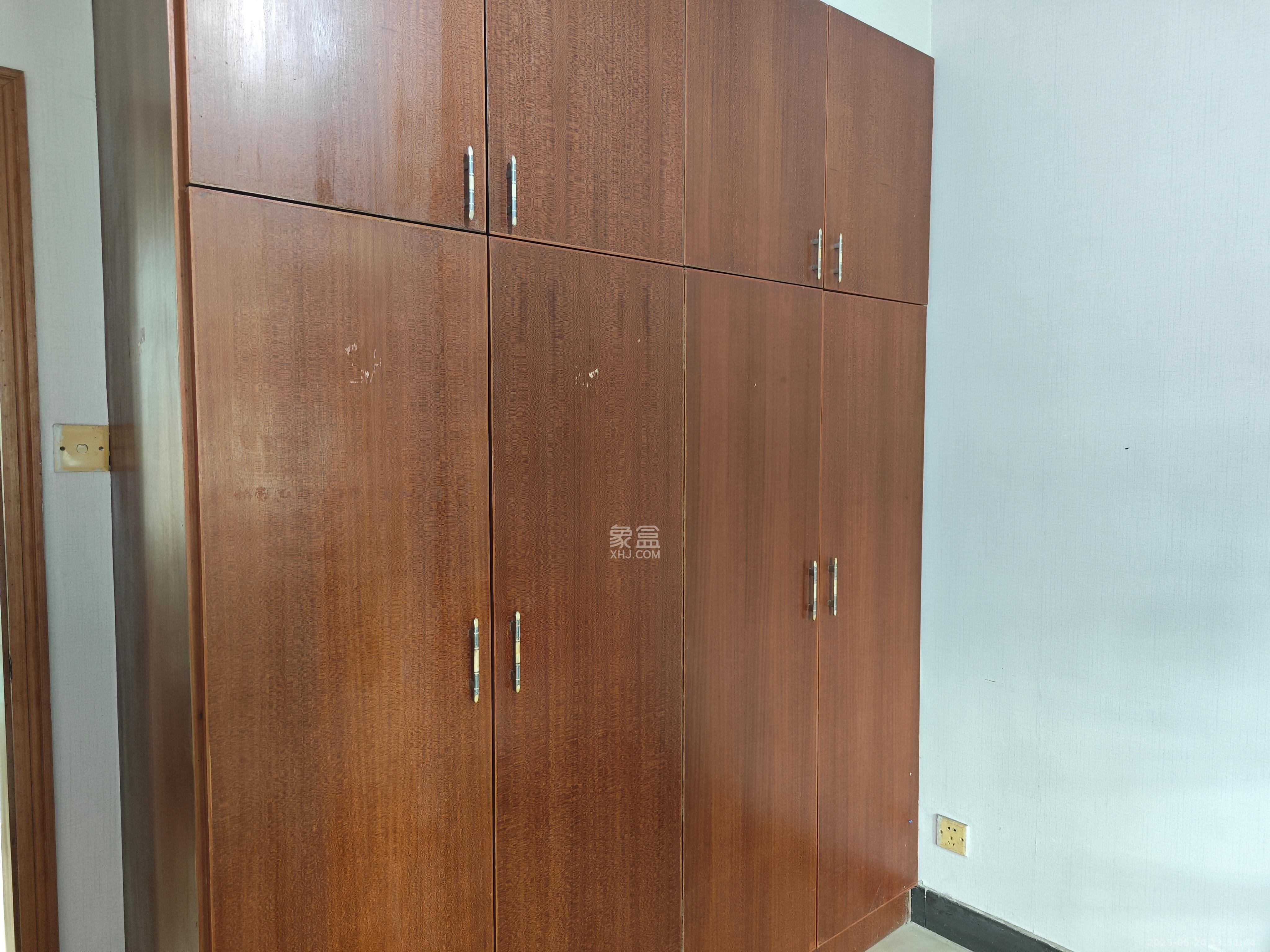 黄泥岭社区 1室0厅0卫 1200.0元/月 黄泥岭社区 1室0厅0卫 1200.0元/月室内图