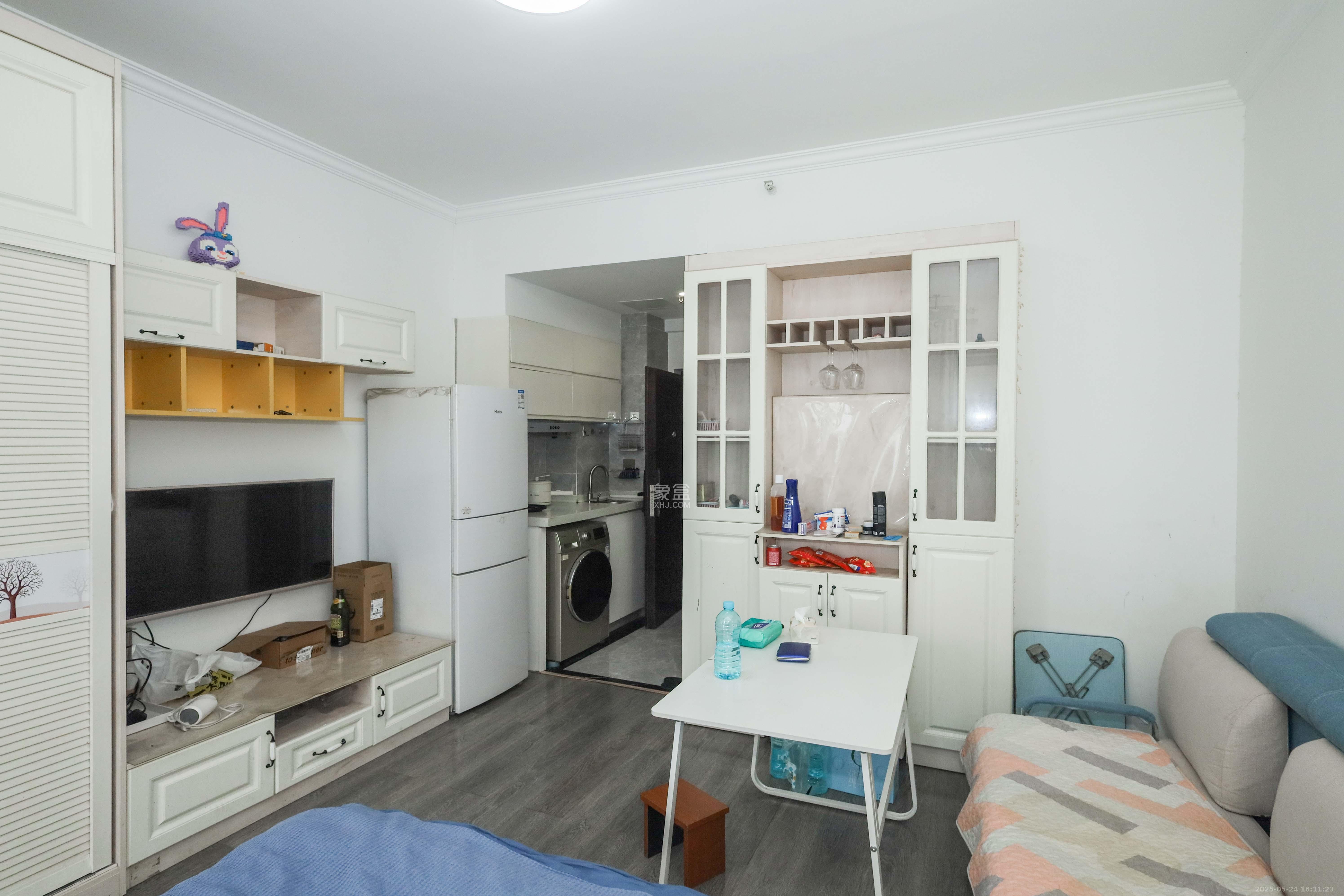 梅溪鑫苑名家  1室0厅0卫    20.0万 梅溪鑫苑名家  1室0厅0卫    20.0万客厅