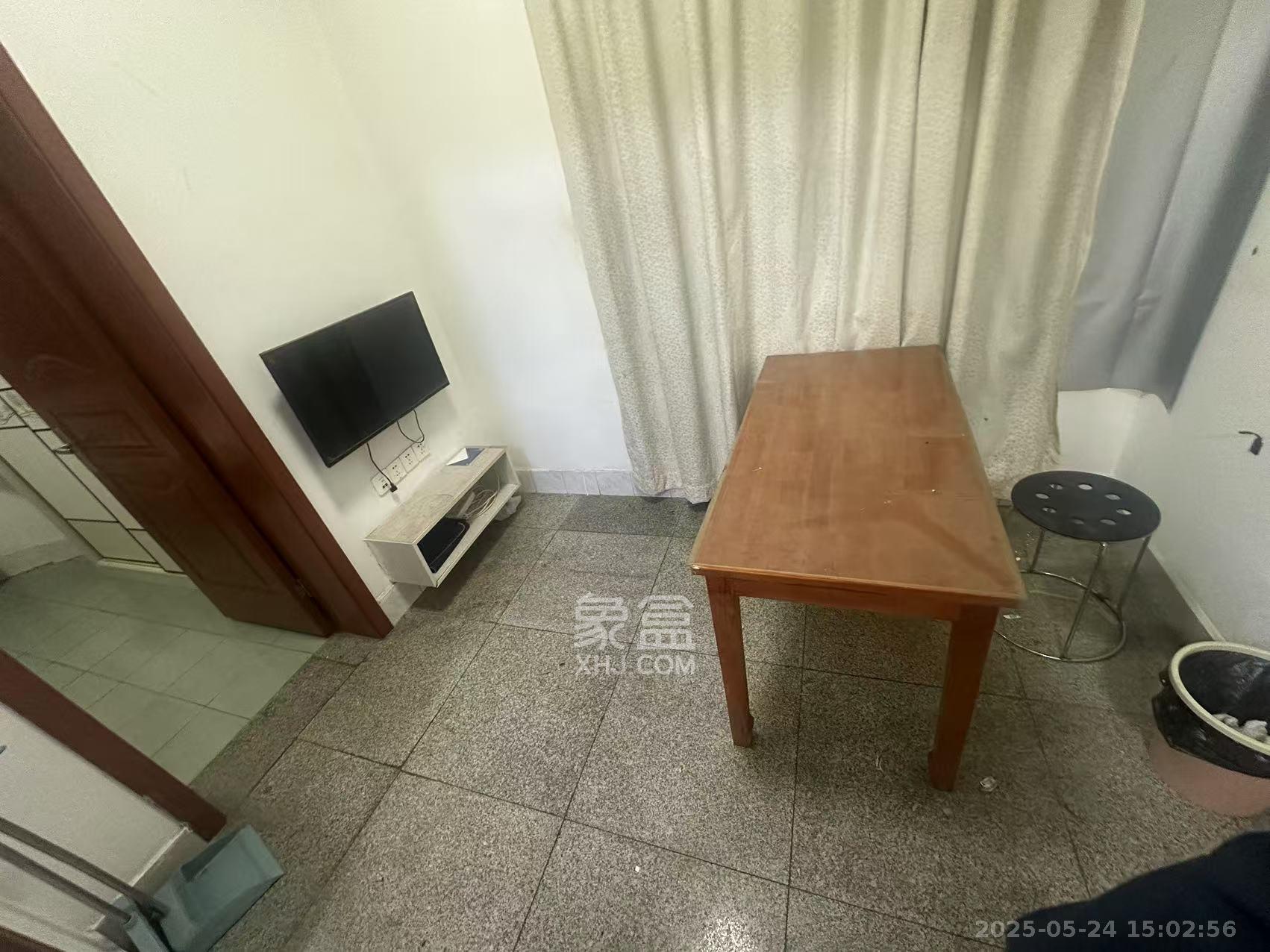 涧塘小区 1室1厅1卫 1080.0元/月 涧塘小区 1室1厅1卫 1080.0元/月室内图