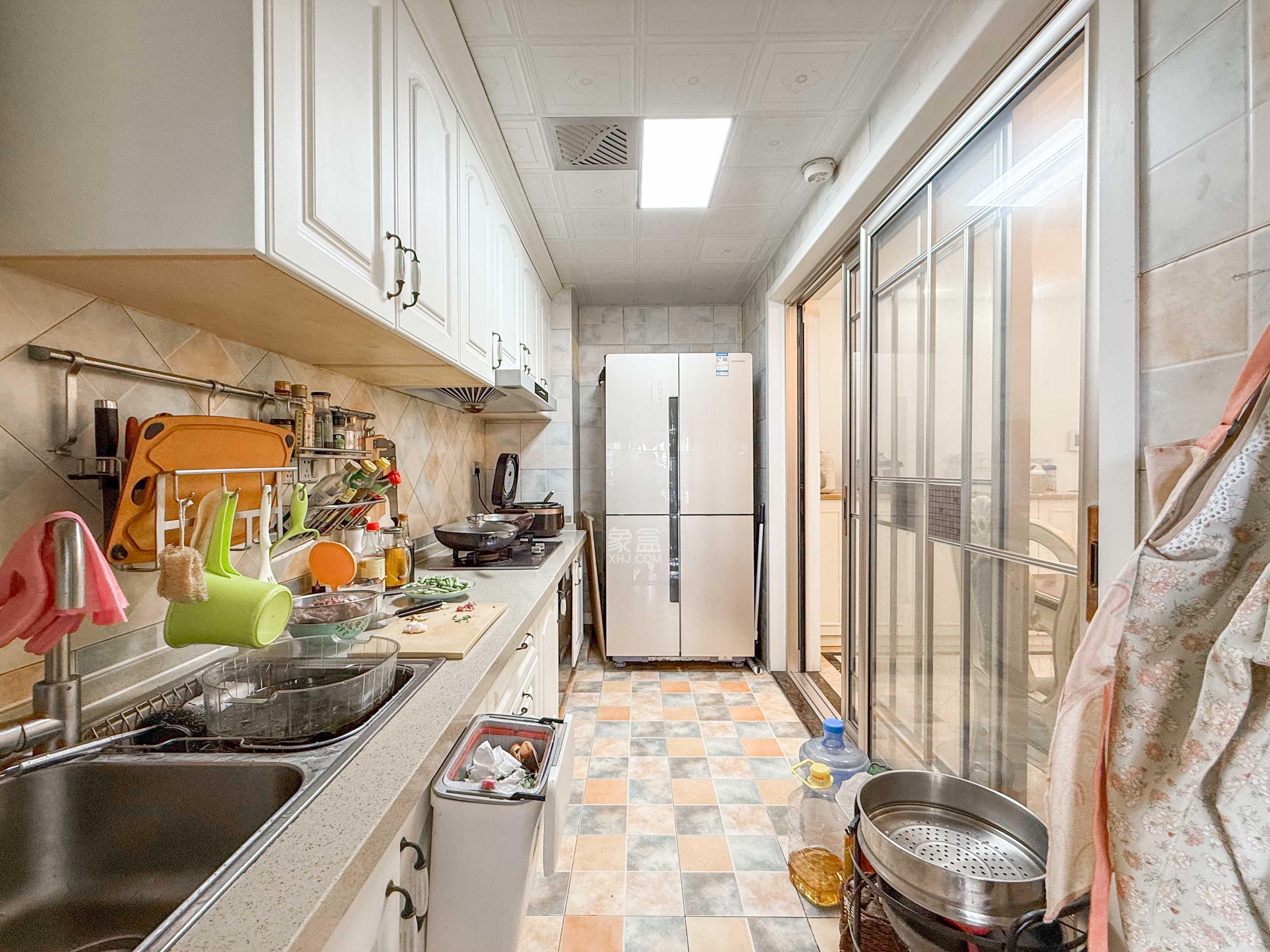 中海梅溪湖壹号  3室2厅1卫    168.0万厨房