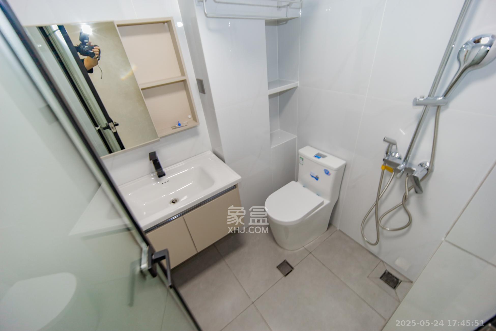 中煤和悦府  4室2厅2卫   200.00万卫生间