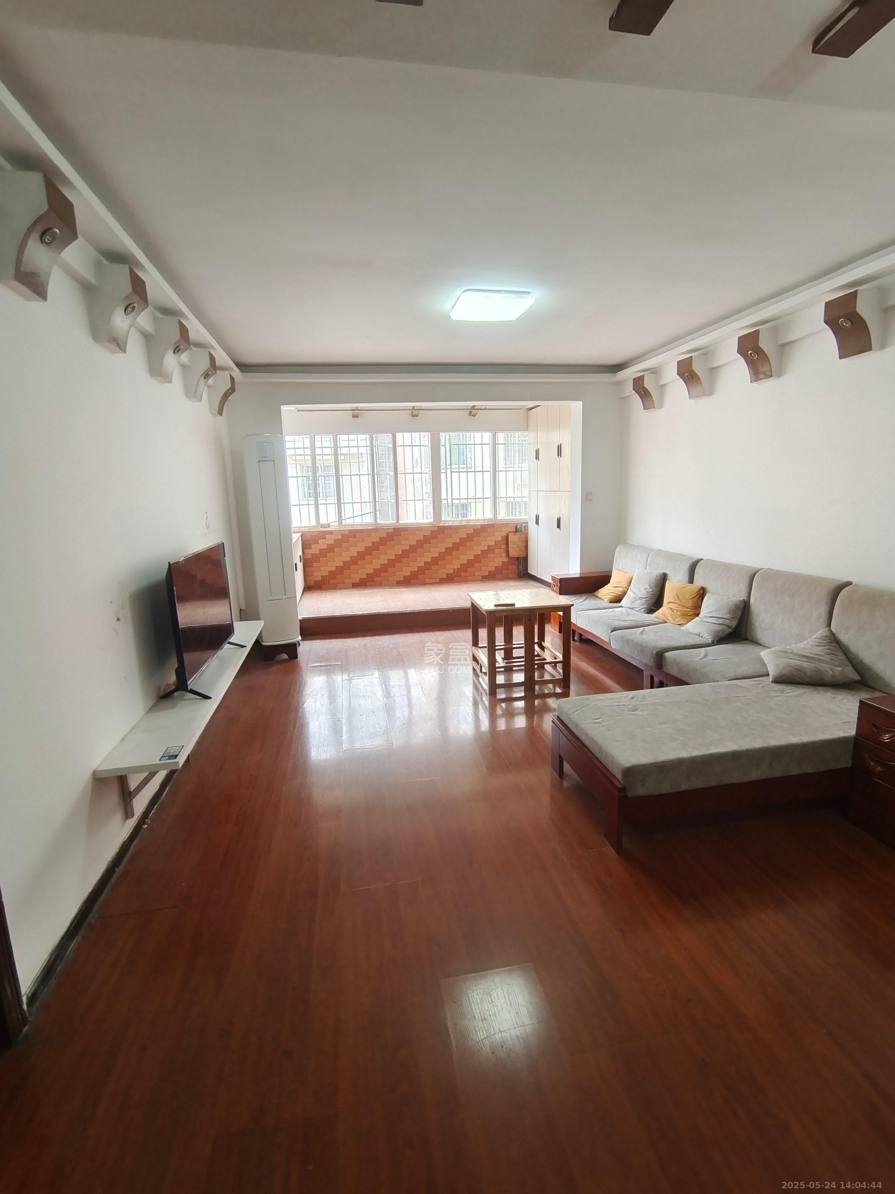 富绿新村  3室2厅2卫    1650.0元/月 富绿新村  3室2厅2卫    1650.0元/月室内图