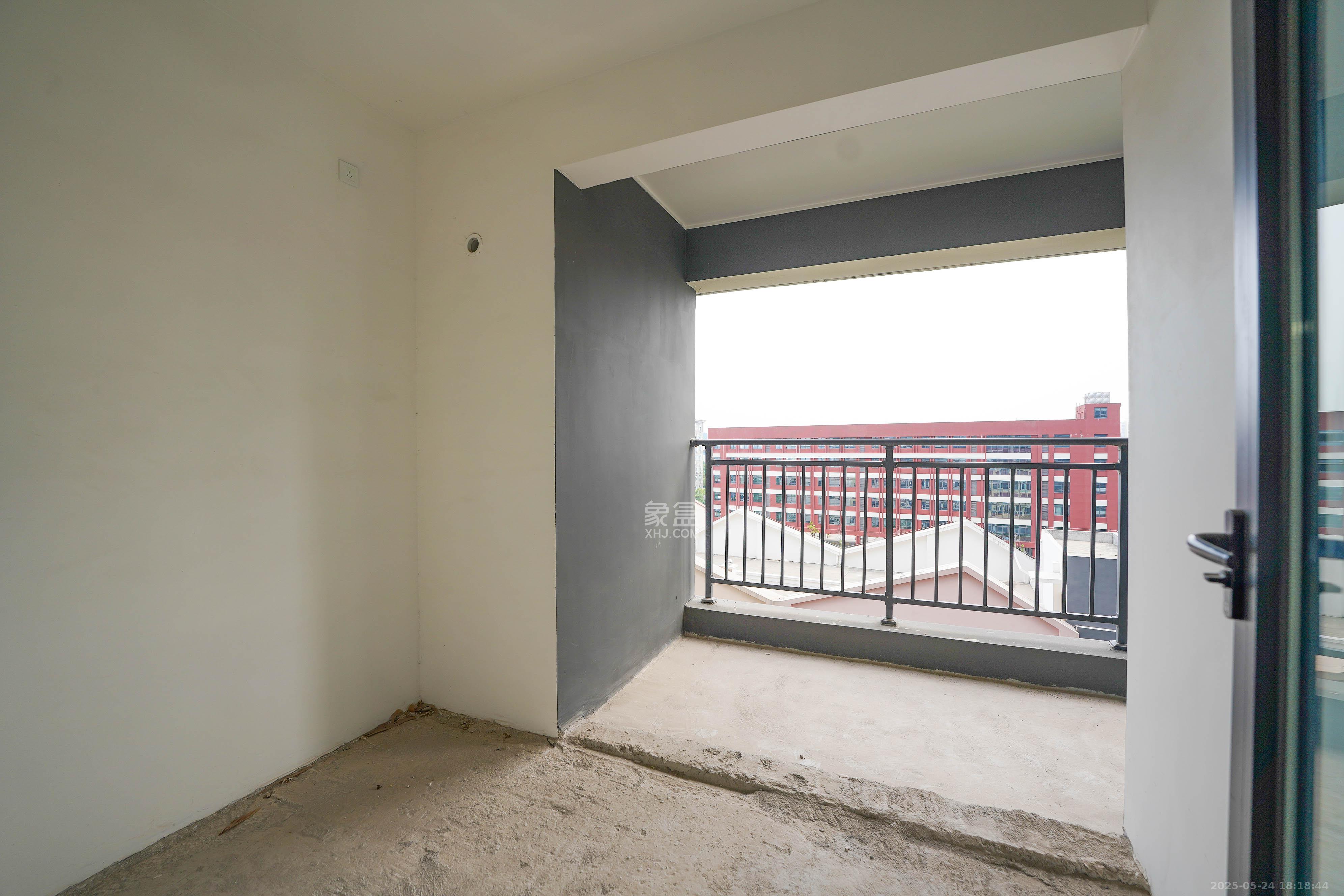 旭辉雨金广场 3室2厅2卫 81.0万 旭辉雨金广场 3室2厅2卫 81.0万卧室